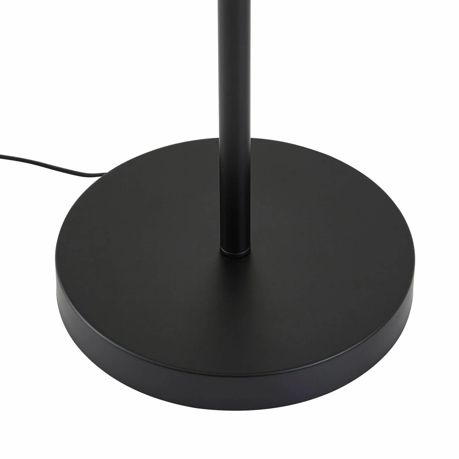 Lindby Lámpara de pie Aovan con estación carga USB Negro Metal Salón Comedor 1 llama E27