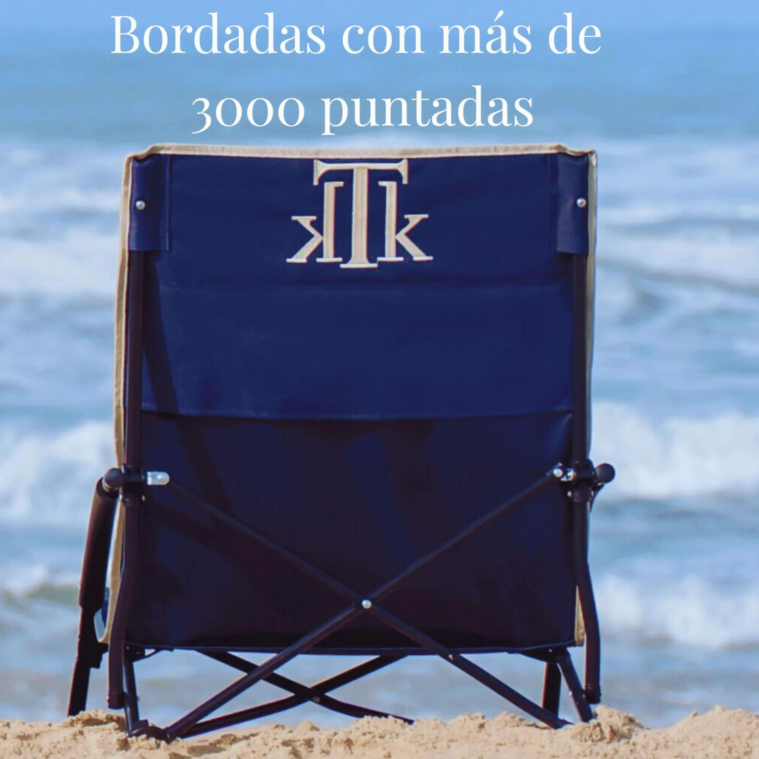 kTk KONTIKI Silla Playa Plegable Premium Ligera 2,9 kg con Bolsa | Diseño Elegante y Exclusivo | Silla Ligera para Jardín, Piscina y Exterior | Azul Marino | Confort y Estilo