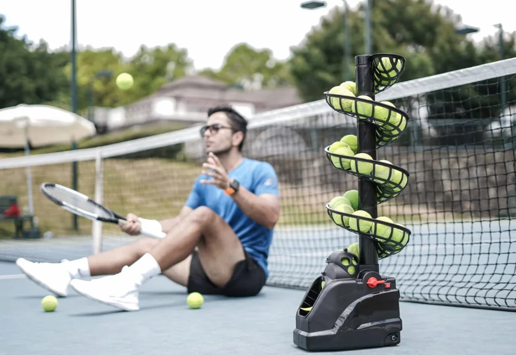 Máquina De Tenis (hasta30 Bolas)Entrenamiento de Tenis para principiantes/niños/entrenadores, cualquier nivel y edad, portátil para uso seguro en el hogar/cancha de tenis, AC&batería&Cable USB