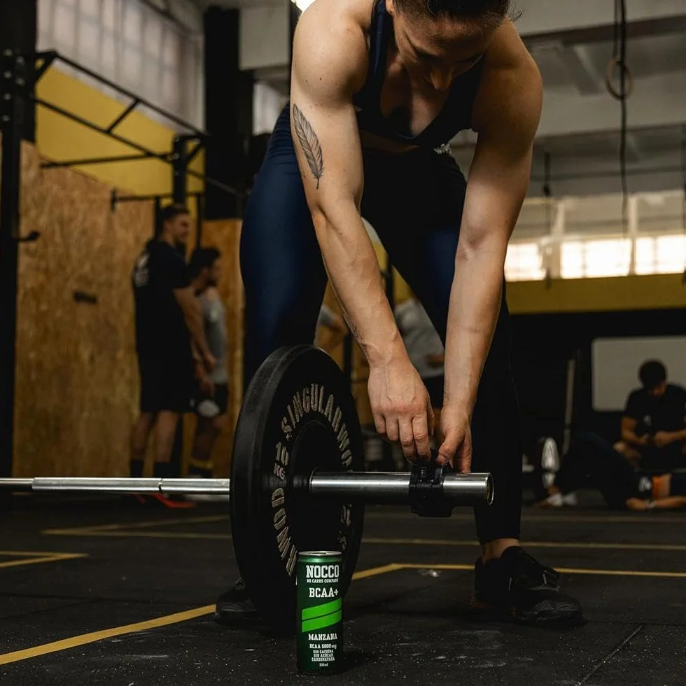 NOCCO BCAA Bebida Energética 180mg Cafeína 3000mg BCAA Sin Azúcar Sin Carbohidratos Vitaminas 24 x 330ml Manzana
