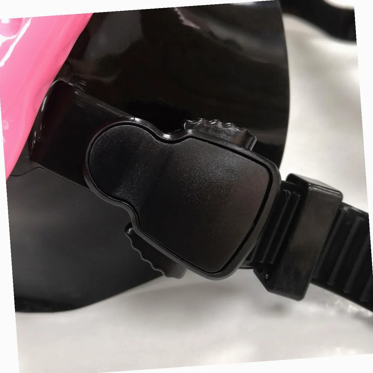 Gafas de Snorkel Tubo de Respiración Rosa de Silicona | Ventana Única, Drenaje Unidireccional, Cinta Elástica Alta, Mayor Comodidad y Visión Amplia