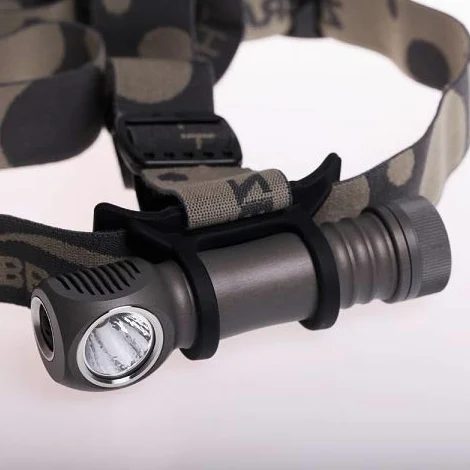 Zebralight H600d Mk IV 18650 XHP50.2 5000K High CRI Faro
