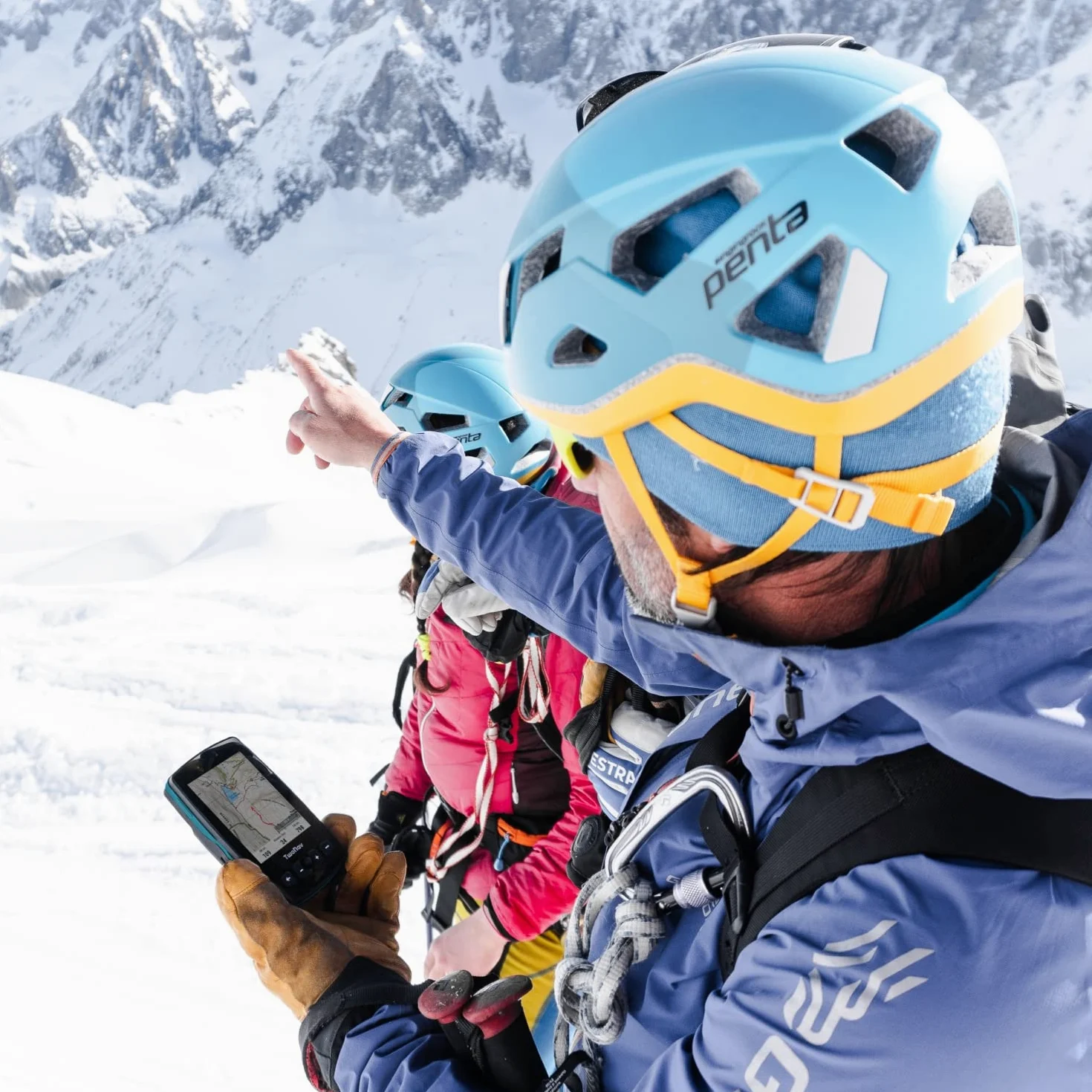 TwoNav Aventura 2 Plus + Mapa España Topo Completo, GPS de Mano con Pantalla Amplia 3.7 Pulgadas, Botones y Joystick para montaña, Alpinismo, Trekking o Senderismo con mapas incluidos. Color Turquesa
