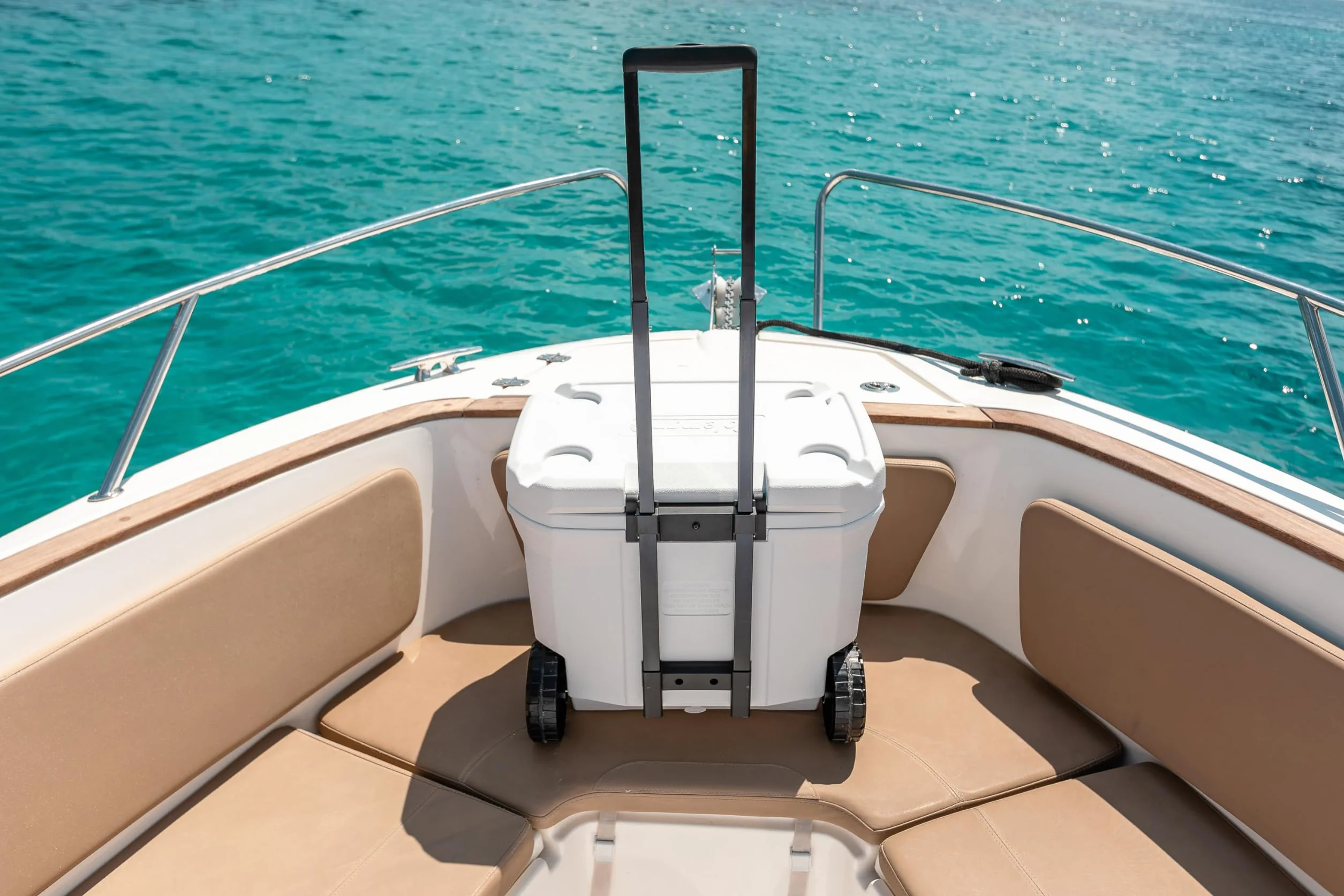 Coleman Nevera con Ruedas Marine Xtreme 50QT | 47L Caja de Hielo de Alto Rendimiento | Aislamiento Completo de Espuma de PU | se Mantiene Fresco Durante 4 días | termica portátil con protección UV
