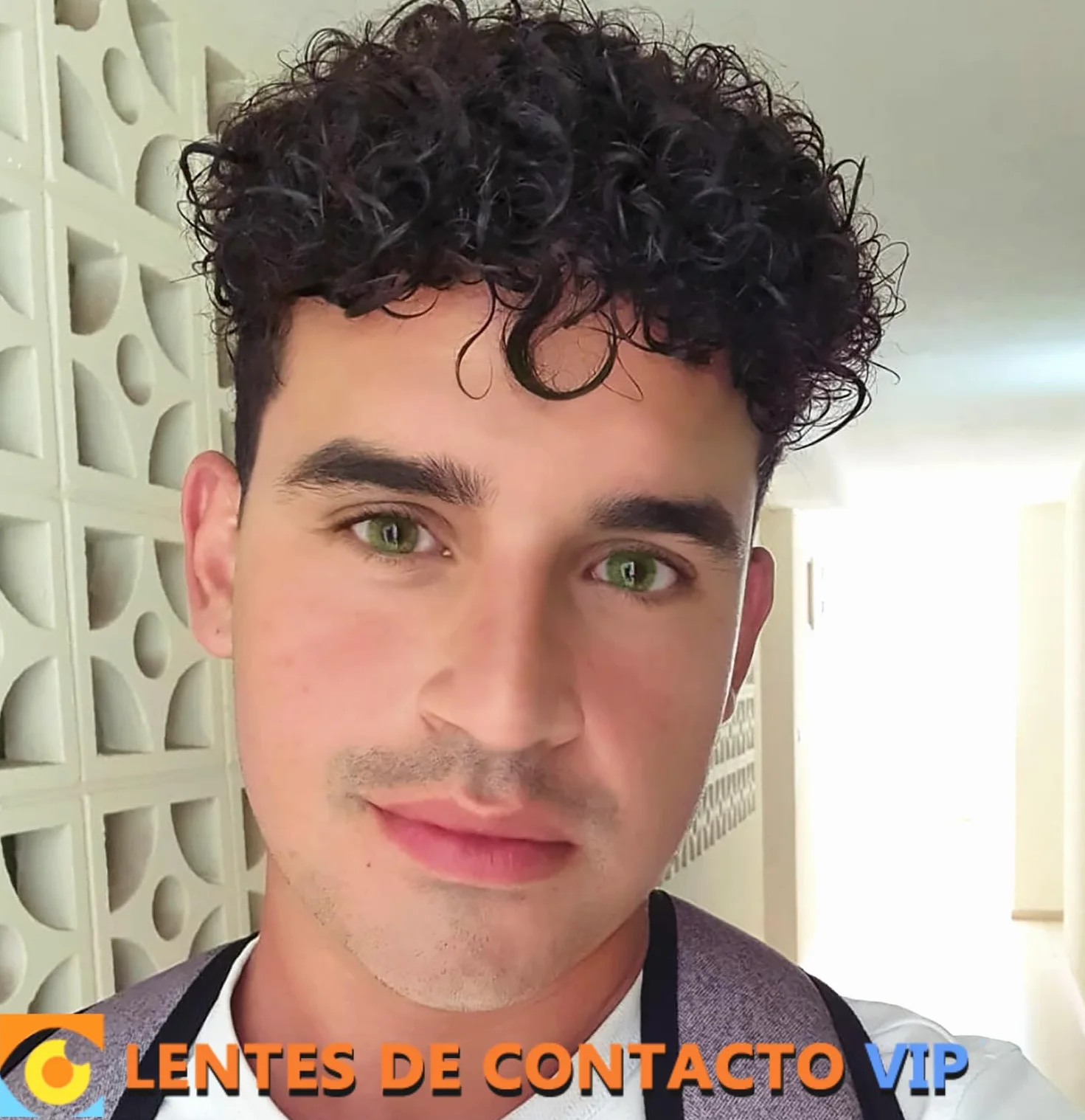 Lentillas de Contacto Color Verde con Marrón Duración 1 Año VIP Kit Accesorios (2 Piezas)