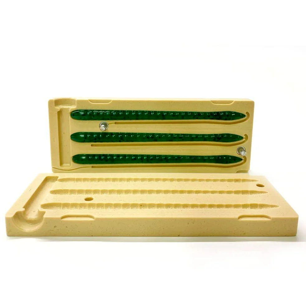 Smedioks Molde de inyección de plástico suave, 3 cavidades de 5 pulgadas Berkley Gulp Shakey | Piedra acrílica mecanizada CNC, canales de ventilación mejorados, fundición sin burbujas, compatible con inyectores estándar