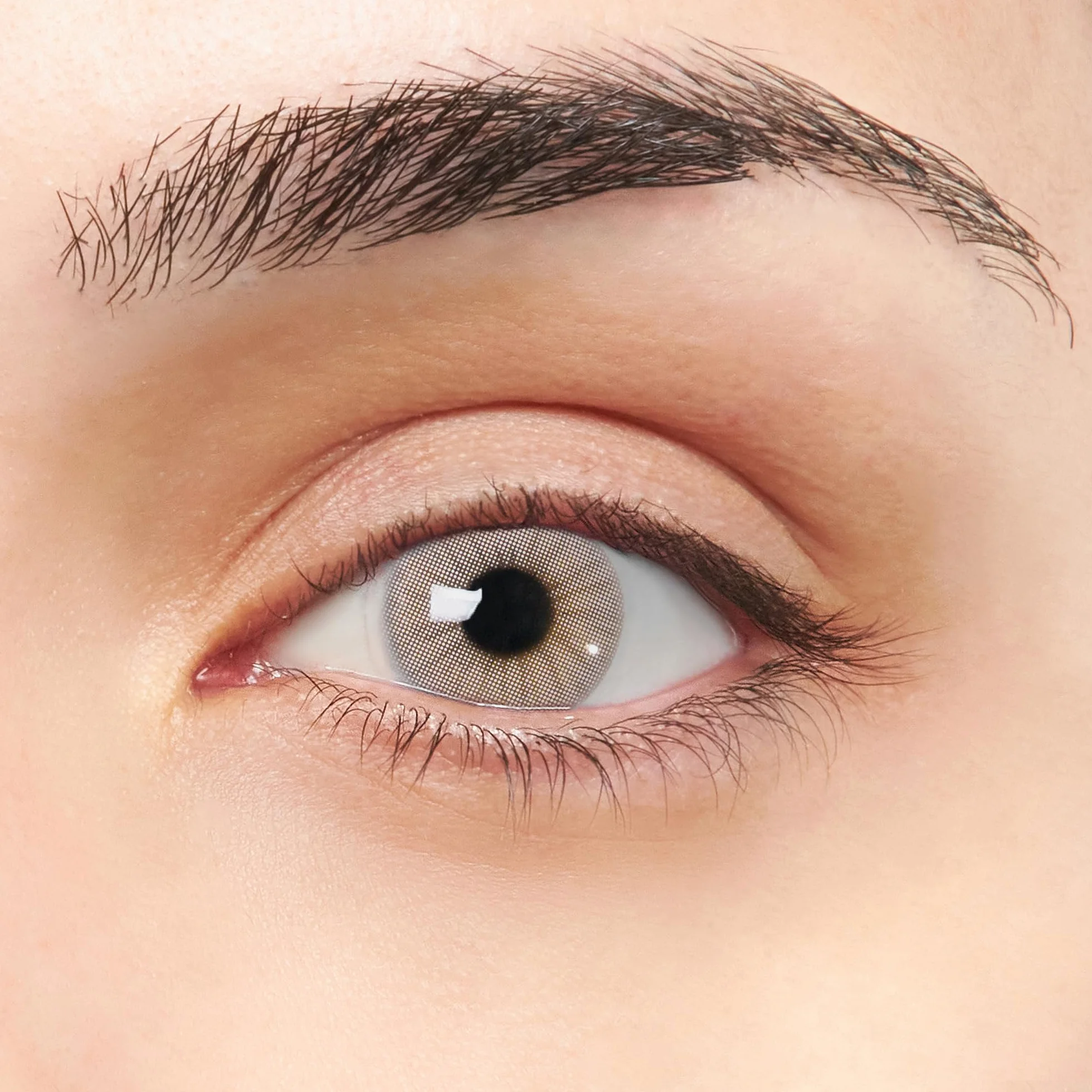 Lentillas de Contacto Color Gris Muy Claro Duración 1 Año + Kit Accesorios Opal VIP 2 Piezas Sin Aro