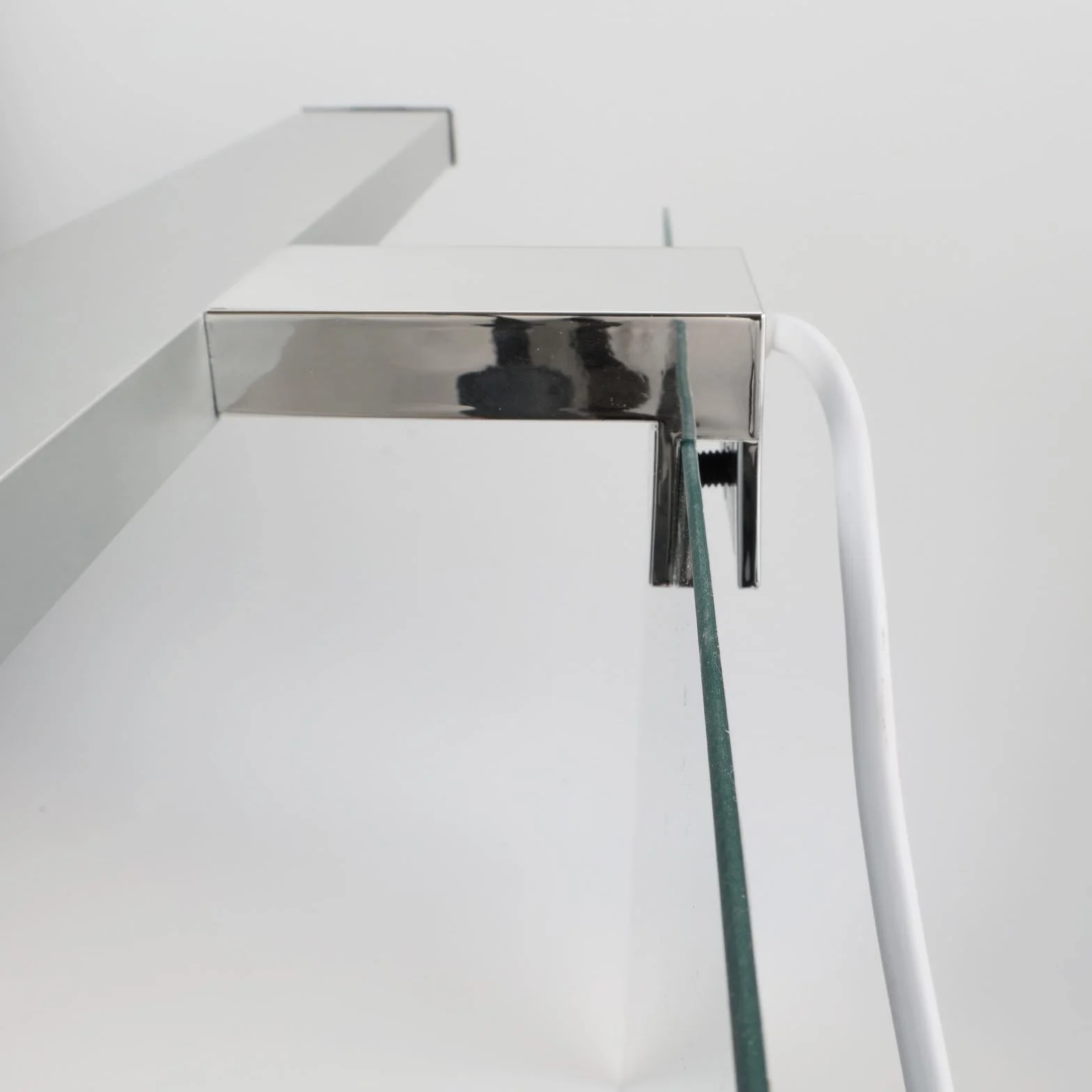 Alpinaluz Aplique LED para Espejo de Baño 40cm 4000K IP44 Aluminio Cromado 10W