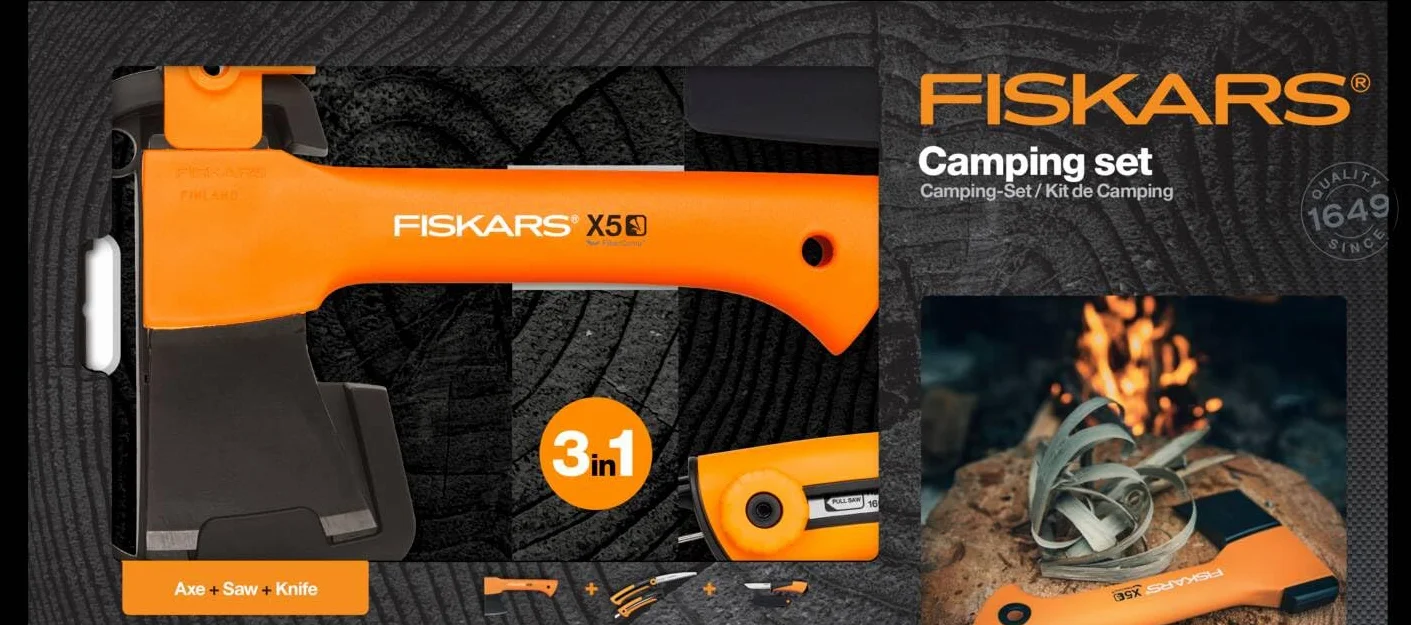 Fiskars Set de Camping, Hacha de recreo X5-XXS, 23 cm, Sierra de Mano Xtract SW73, Retráctil, 35 cm, Cuchillo Multifuncional con funda e integrador afilador de cuchillos, 21,5 cm, 1057912.