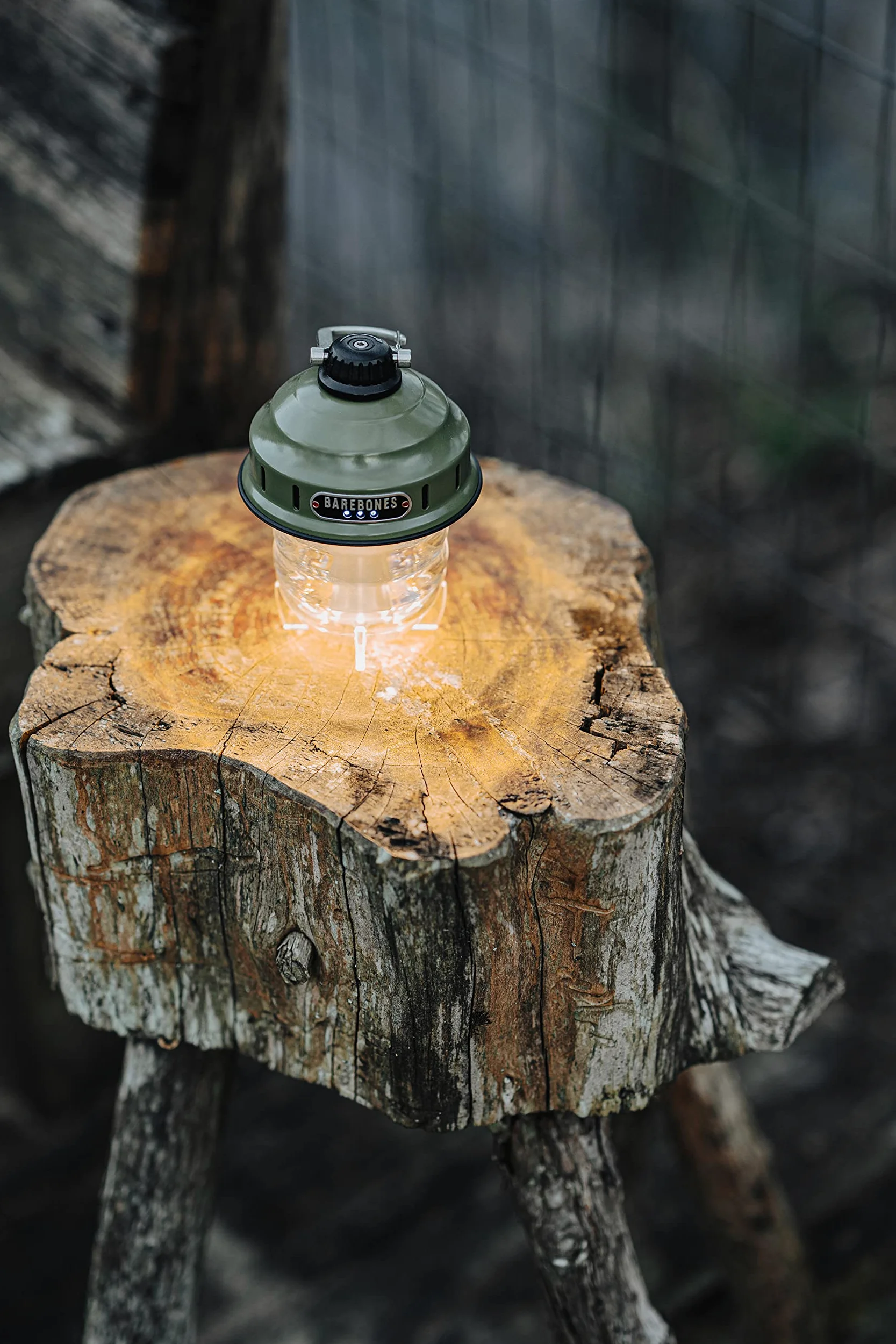 Barebones Luz colgante Beacon – Linterna de camping recargable con luz LED USB – Linterna colgante para aventuras al aire libre (verde oliva)