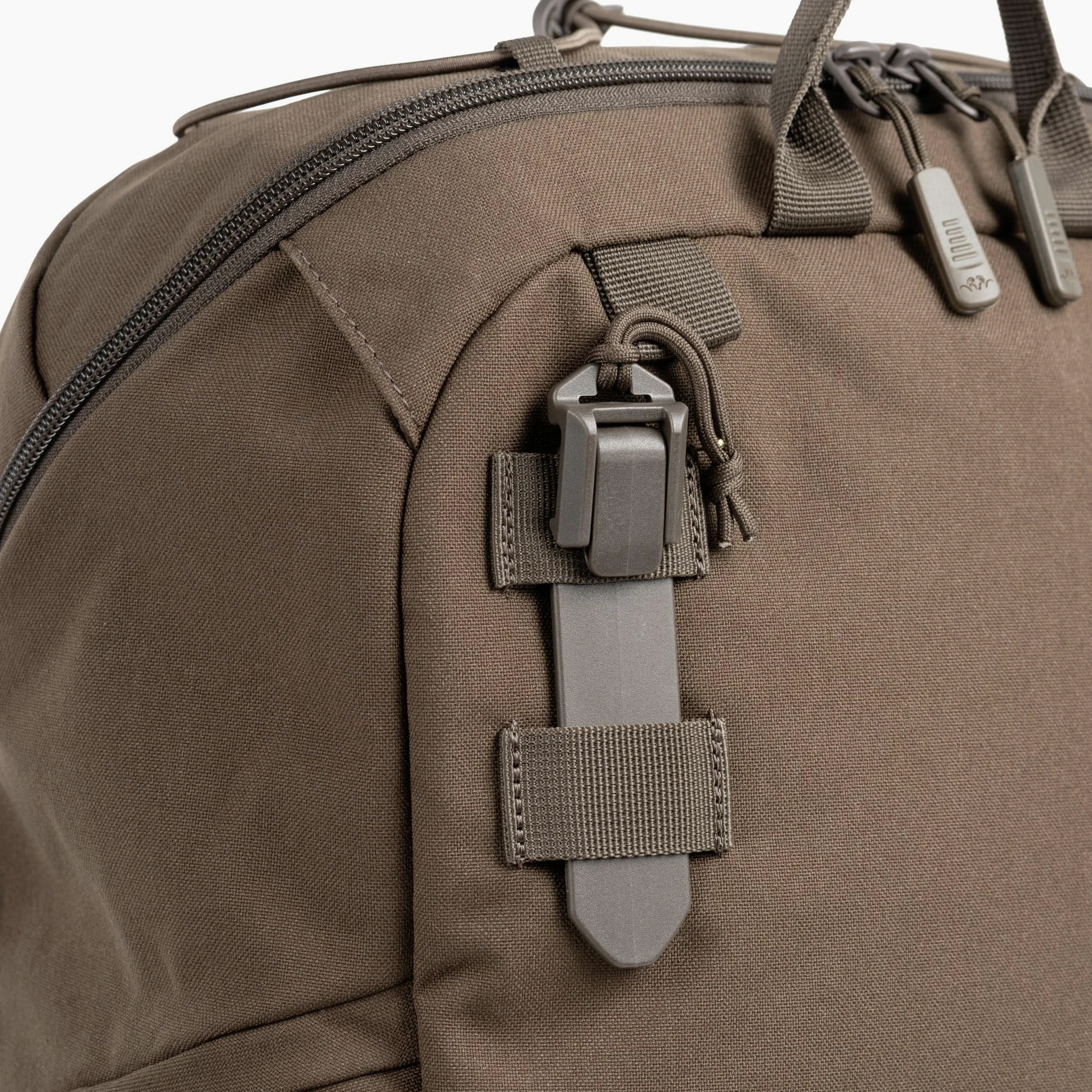 Blaser – Ultimate Backpack S | Mochila de caza modular de 30 L | Sistema Molle y sistema de hidratación compatible | Marrón oscuro & HunTec | Correas de compresión y espacio de almacenamiento