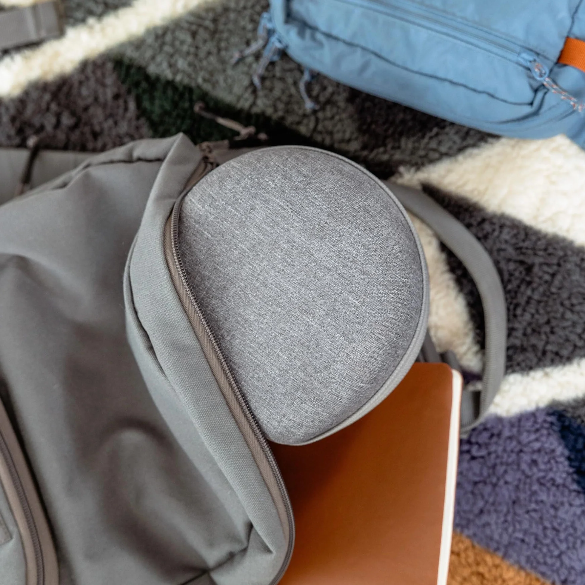 Yogasleep Dohm Classic + Travel Case Bundle Blanco