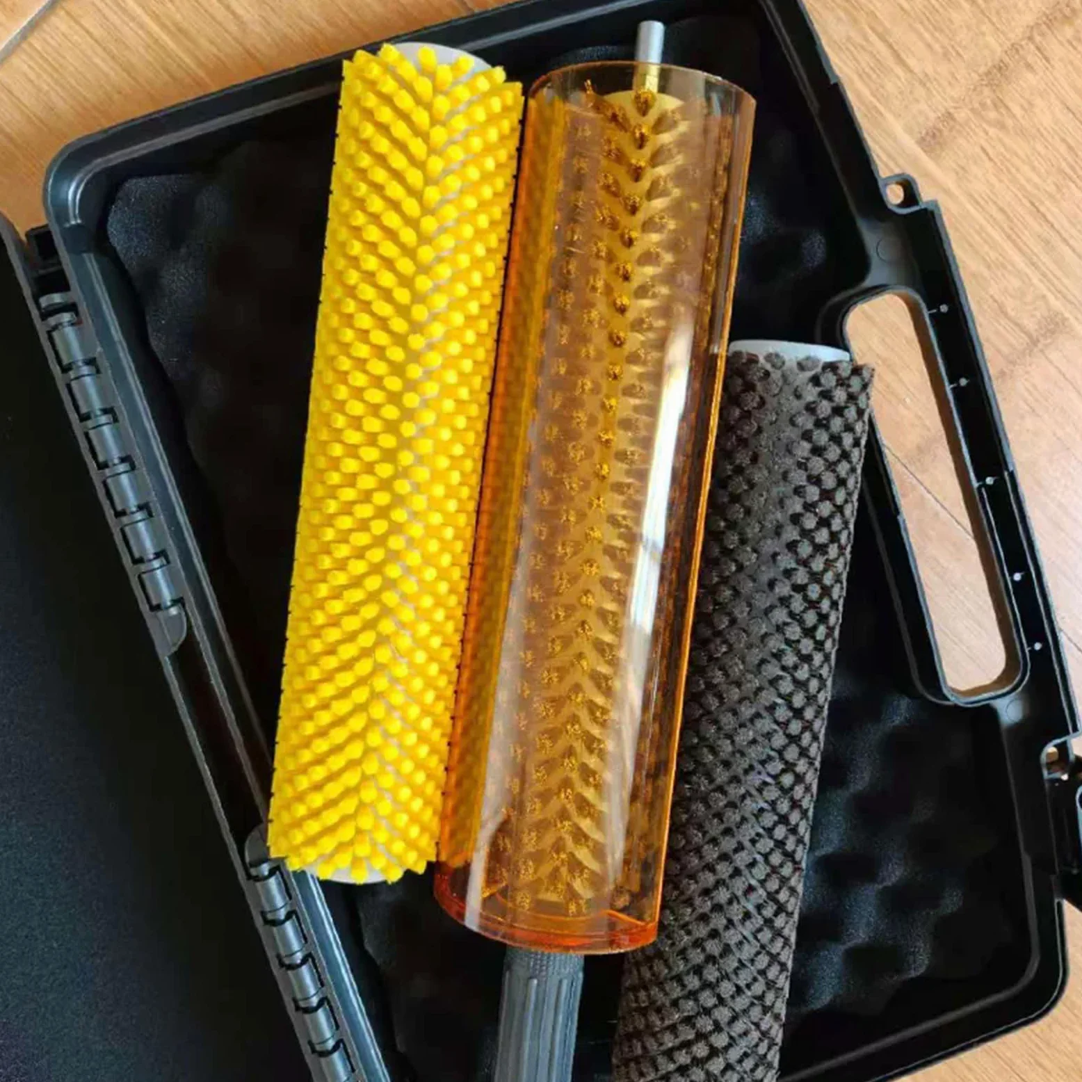 Kit de cepillos de cera de esquí, 3 cepillos profesionales (latón, crin de caballo, nailon) con protector de eje para una limpieza rápida y acabado deslizante de pulido