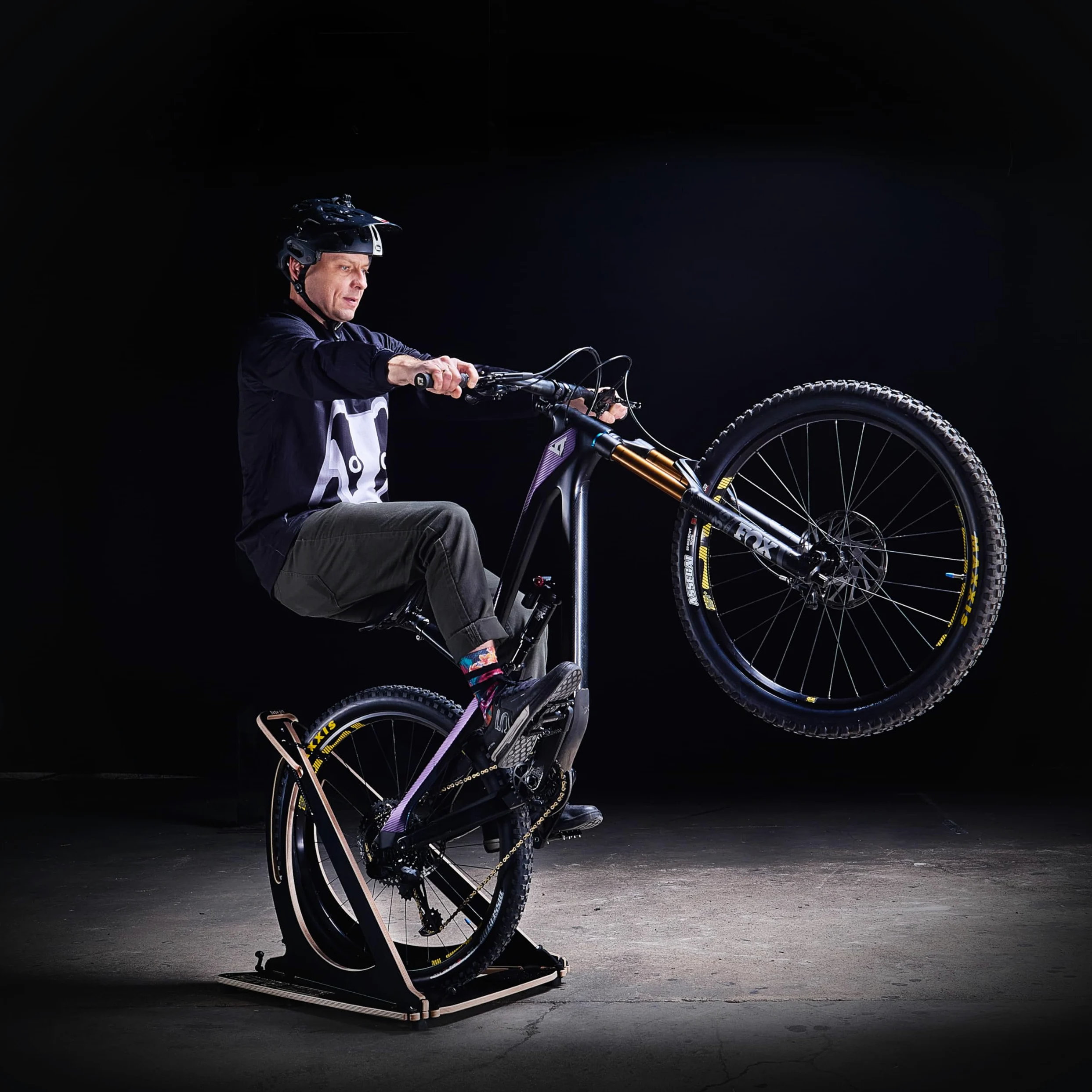 MTB Hopper Equilibrio Manual para Bicicleta de montaña – Entrenador de Equilibrio Manual con Nariz Trasera – Soporte para Bicicletas de Interior