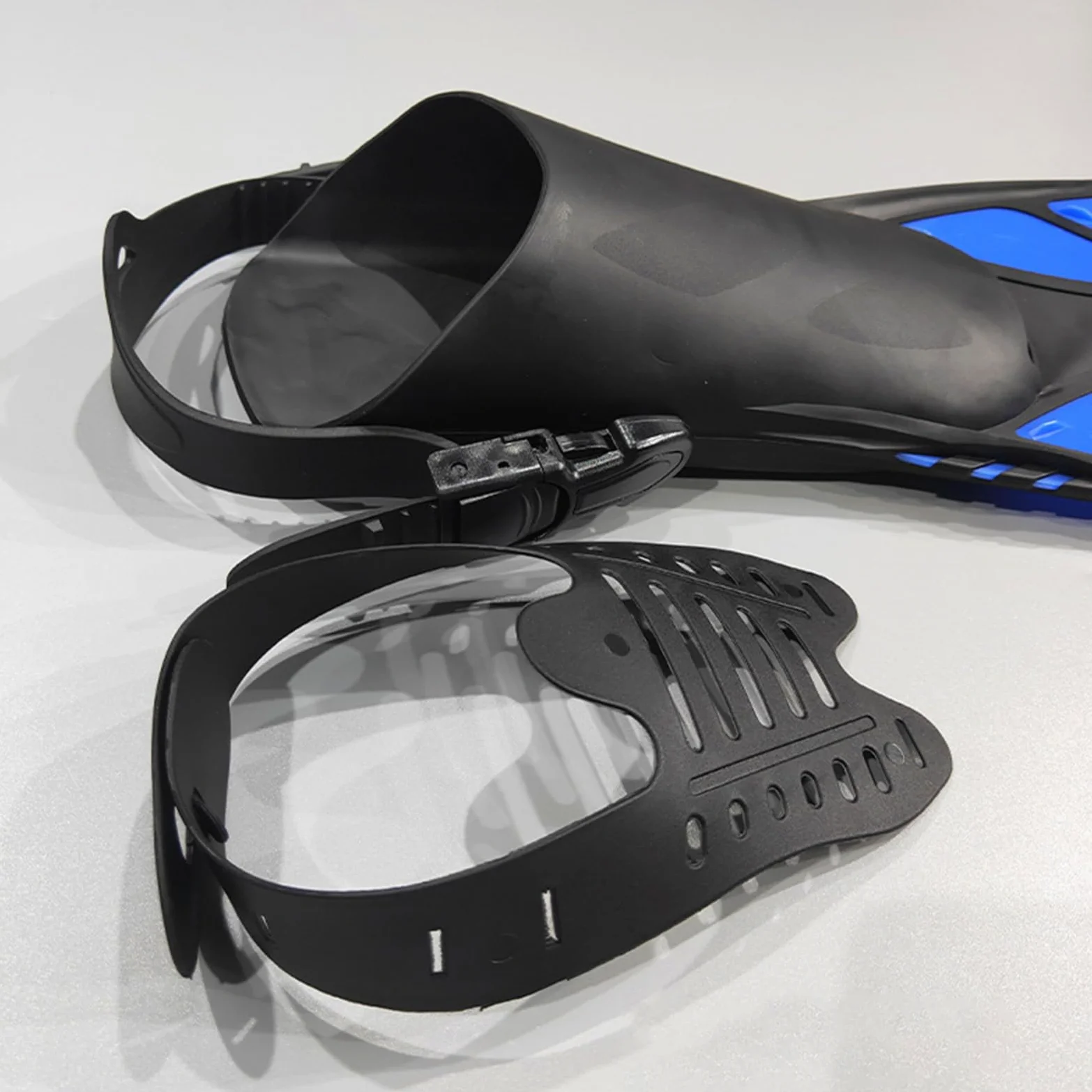 Aletas de buceo cortas tamaño de viaje natación ajustable esnórquel tacón abierto aletas de natación equipo de esnórquel aletas cortas de natación