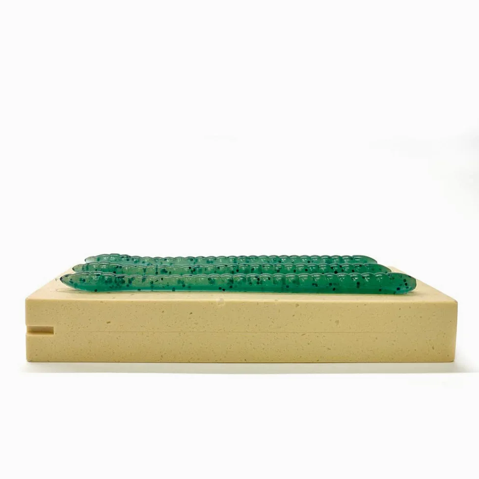 Smedioks Molde de inyección de plástico suave, 3 cavidades de 5 pulgadas Berkley Gulp Shakey | Piedra acrílica mecanizada CNC, canales de ventilación mejorados, fundición sin burbujas, compatible con inyectores estándar
