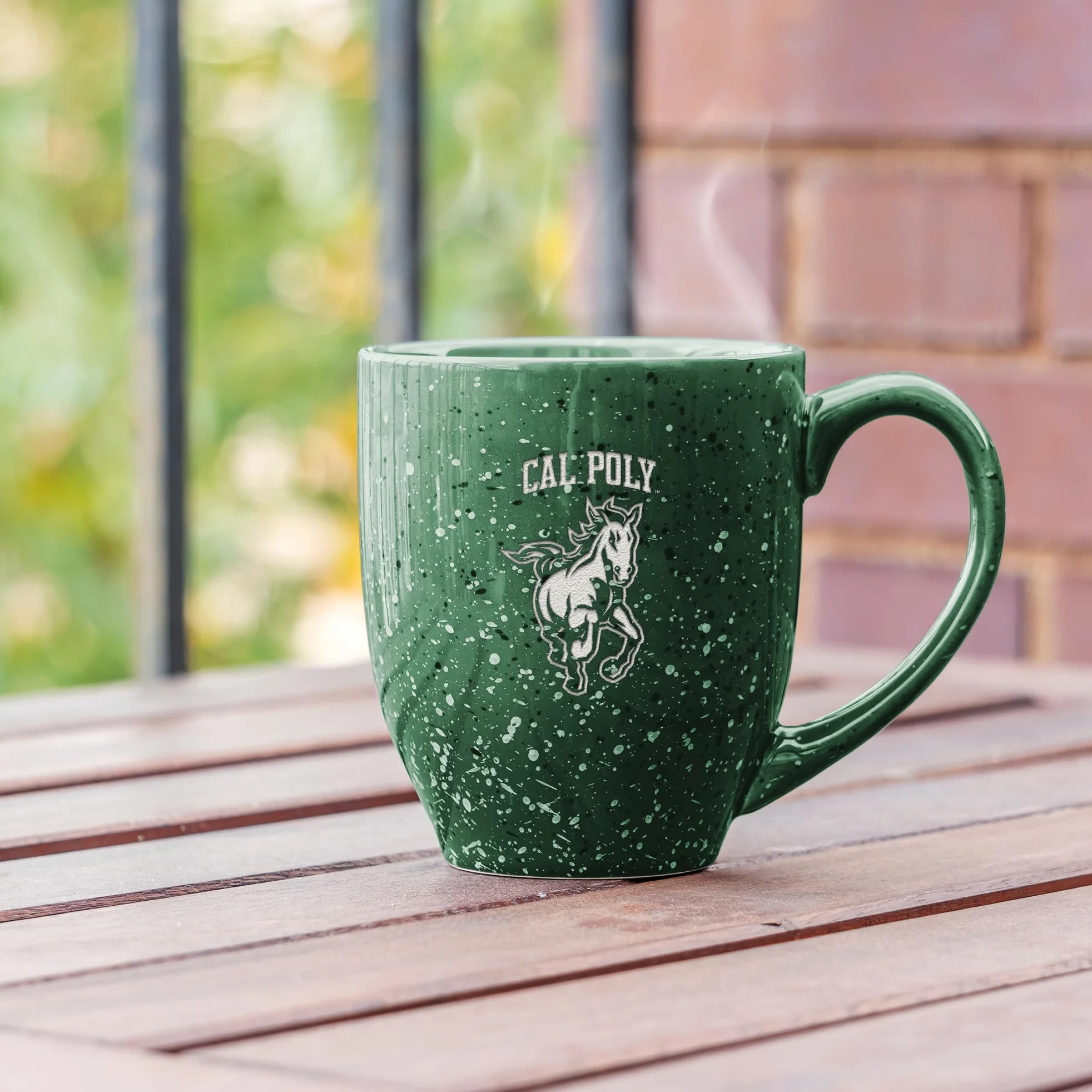 Rico Industries NCAA Cal Poly Mustangs - Taza de café de cerámica moteada grabada con láser, color verde, 16 onzas