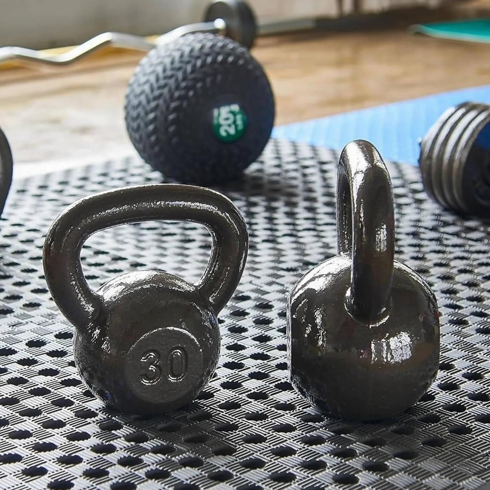 Pesa rusa de hierro fundido macizo, pesa rusa integrada de color negro, utilizada for entrenamiento físico y de fuerza, fitness y entrenamiento cruzado (tamaño: 6 kg)