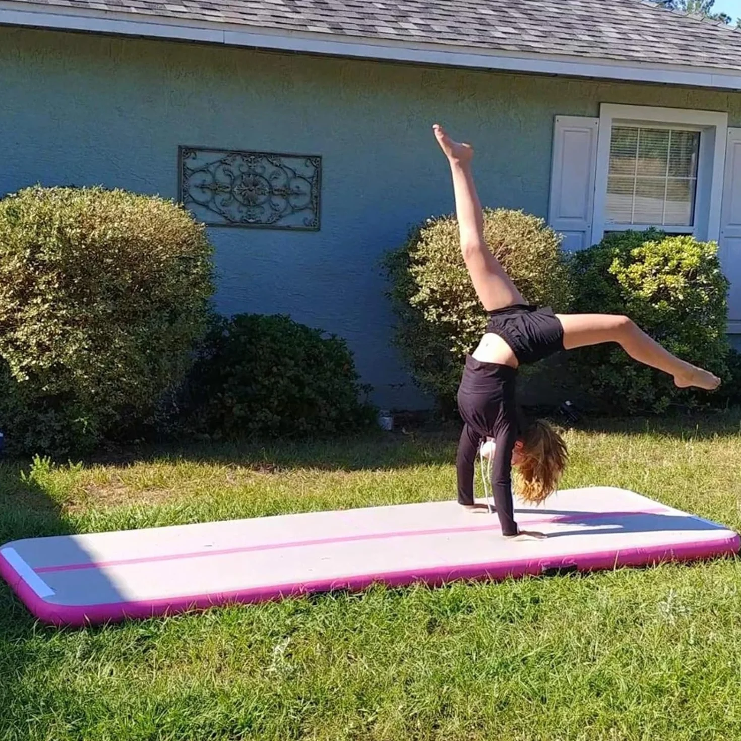 Esterilla inflable de gimnasia de aire de 10 pies con bomba eléctrica para gimnasio, hogar, exterior