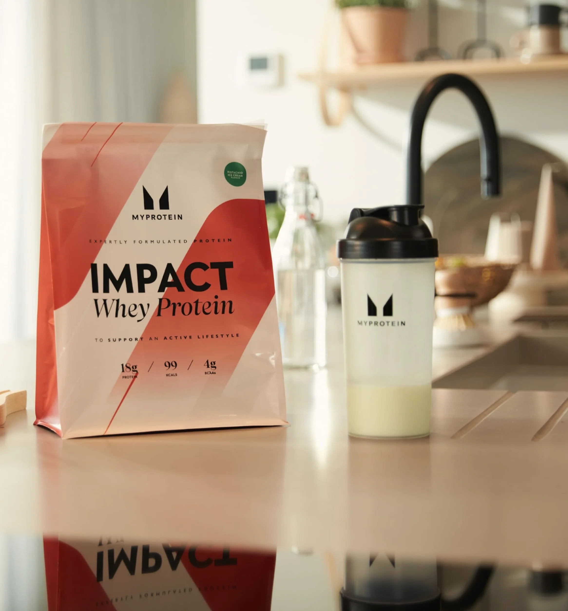 Myprotein Impact Proteína de suero en polvo 23g proteína por porción Sin Sabor 1kg Bajo en azúcar grasas
