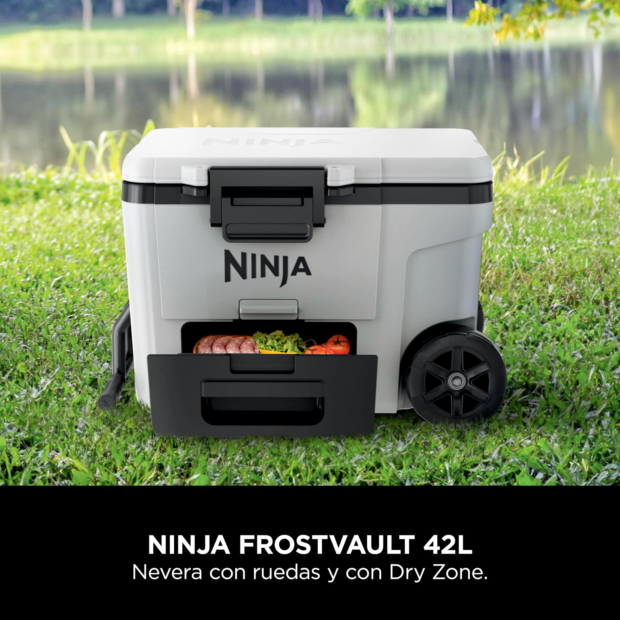 Ninja FrostVault, Nevera Portátil Rígida, Blanco Nube, FB245EUWH | Con Ruedas y Cajón Dry Zone Integrado a Temperatura de Frigorífico, Mantiene el Hielo durante Días, Capacidad para 68 Latas