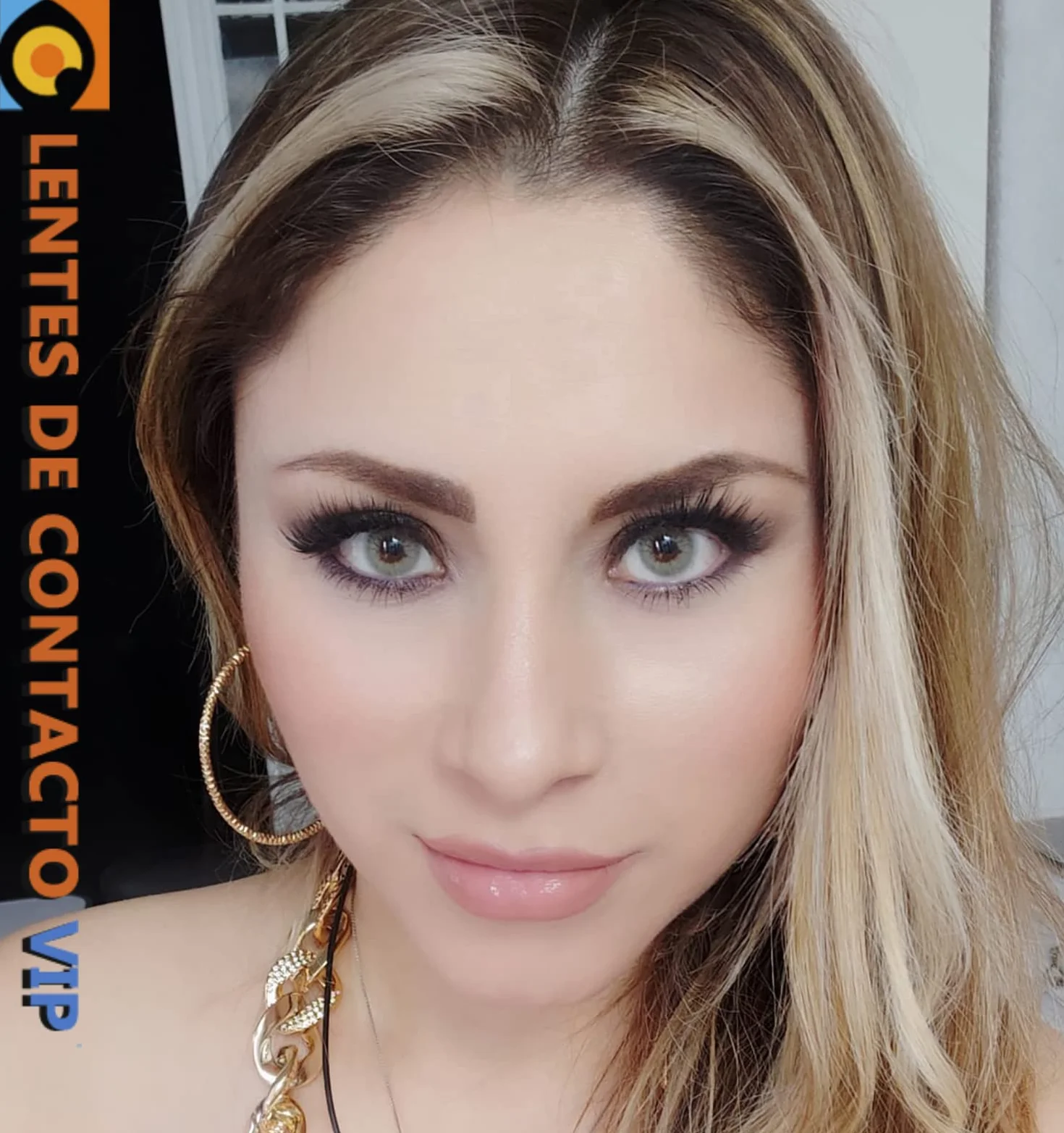 Lentillas de Contacto Color Verde Gris Duración 1 Año Zircon VIP 2 Piezas Sin Aro