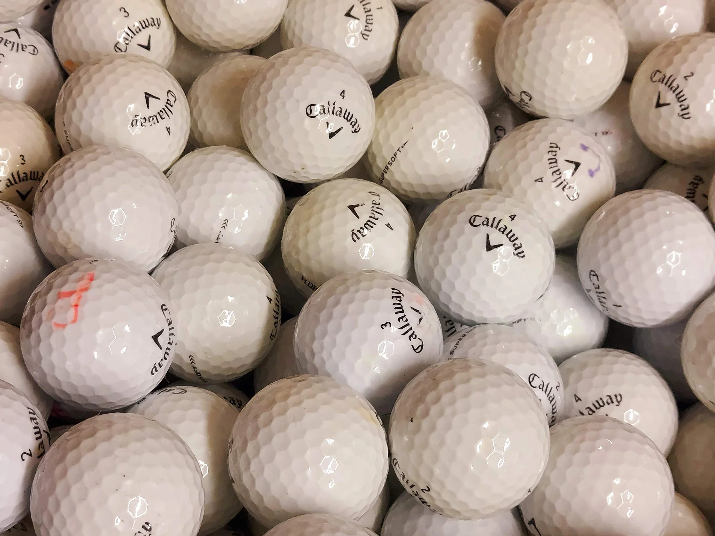 100 CALLAWAY SUPERSOFT PELOTAS DE GOLF RECUPERADAS / LAKE BALLS - CALIDAD AAA / AA (A / B GRADE)