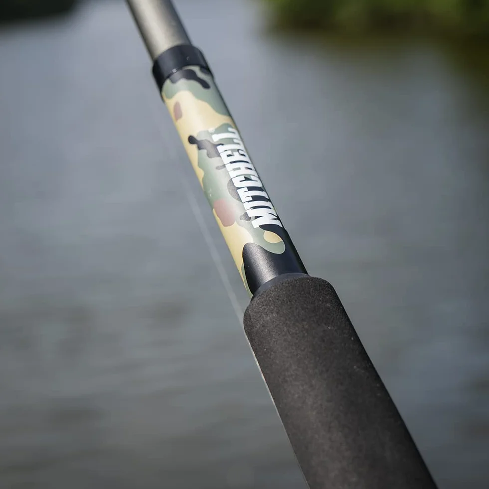Mitchell Tanager Camouflage - Juego de Pesca de caña y Carrete con Cuerda y Cebo para Pesca de Trucha y Perca