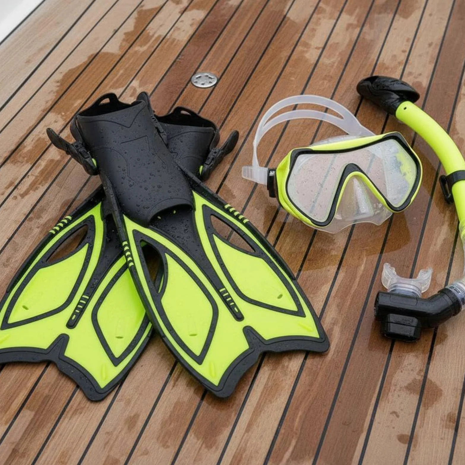 Aletas y Máscara Equipo de Snorkel Completo con Tubo Seco Gafas Aletas Ajustables Lente Reforzada Silicona Suave Sellado Cómodo Adecuado para Playa, Negro, M