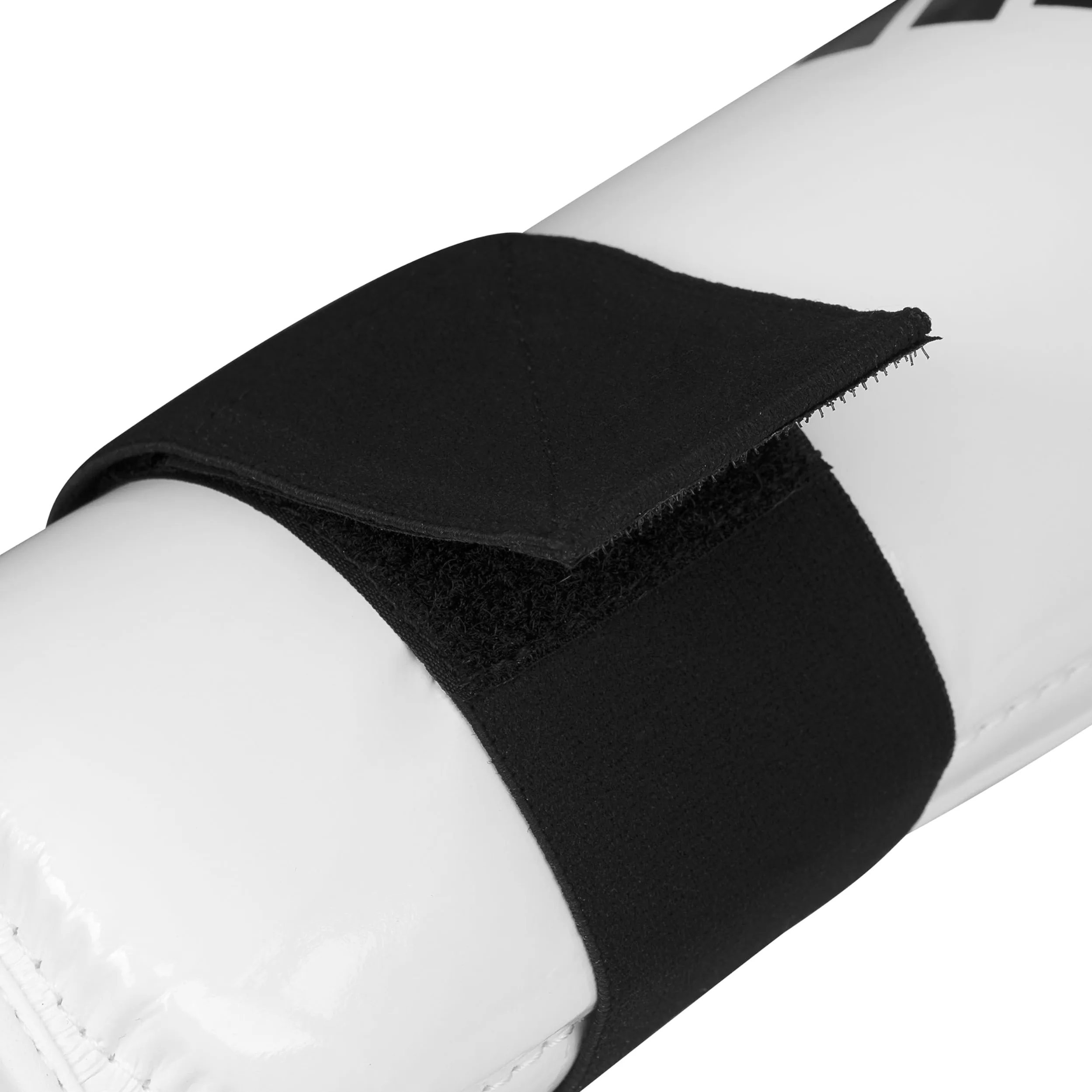 ADIDAS SHIN PROTECTOR - small