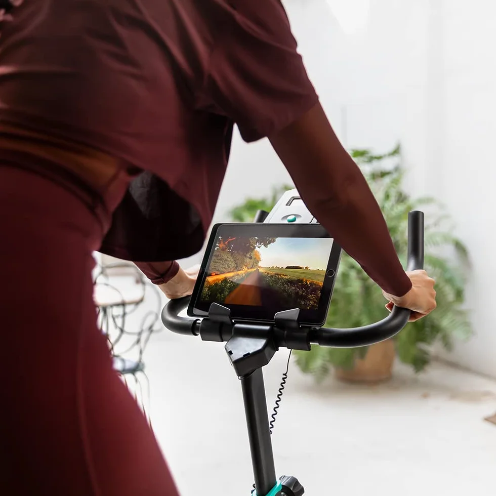 Cecotec Bicicleta Estática Indoor DrumFit Indoor, Volante de inercia de 6 a 13 Kg, Resistencia Manual, Monitor LCD, Pulsómetro, Soporte de Dispositivos, Botella, Porta Botellas y Calapiés