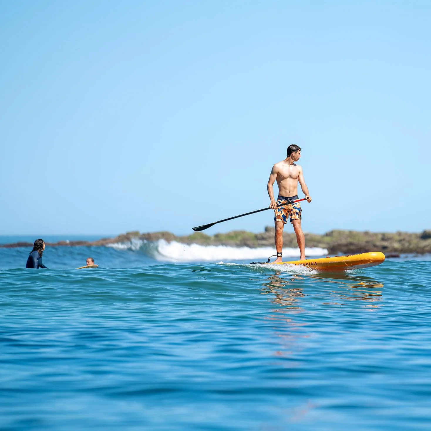 Aqua Marina Fusion 10'10" Before Sunset – Tabla de surf hinchable todoterreno para principiantes, juego completo – edición limitada