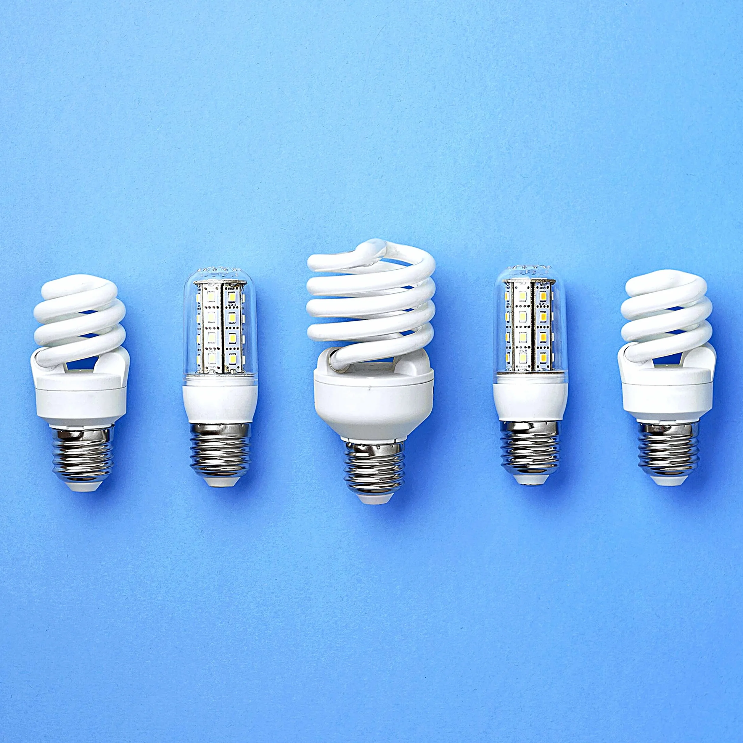 ISOLATECH 4pcs E14 Ceramic Lamp Holder with Mounting Bracket LED Energy Saving Bulb Socket 250V/4A Heat Resistant