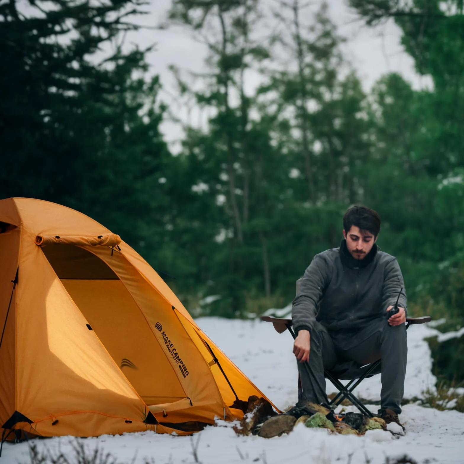BISINNA Tienda de campaña para 4 Estaciones para mochileros, Tiendas de campaña de Invierno para 2 Personas, Tiendas de campaña Ligeras para Clima frío, Impermeable, Doble Capa, para Todas Las