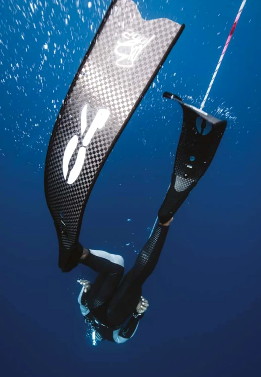 C4 Aletas MB002 - Aletas de carbono Apnea para pesca subacuática con zapatilla C4 250, dureza pala 20-25-30, longitud de la pala 87,5 cm