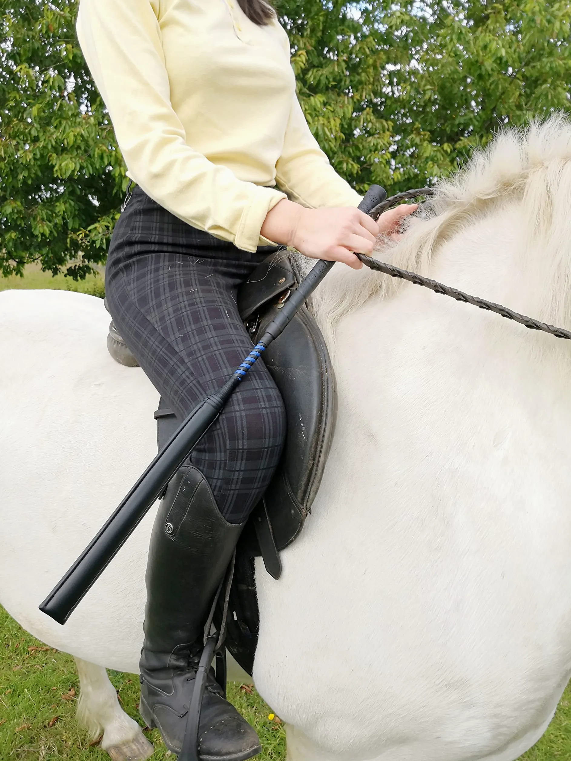 Fusta acolchada para caballos de carreras, ejercicios, eventos, cross country, equitación, bate de salto, equitación, equitación, negro y azul, 68 cm