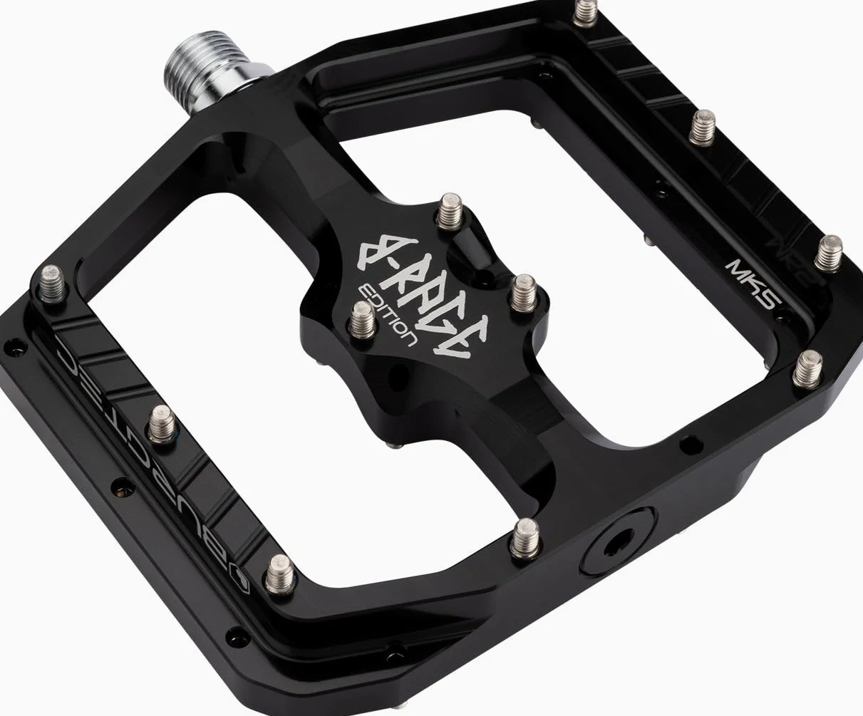 Burgtec Penthouse MK5 B-Rage Edition - Pedales de bicicleta de montaña de aleación plana