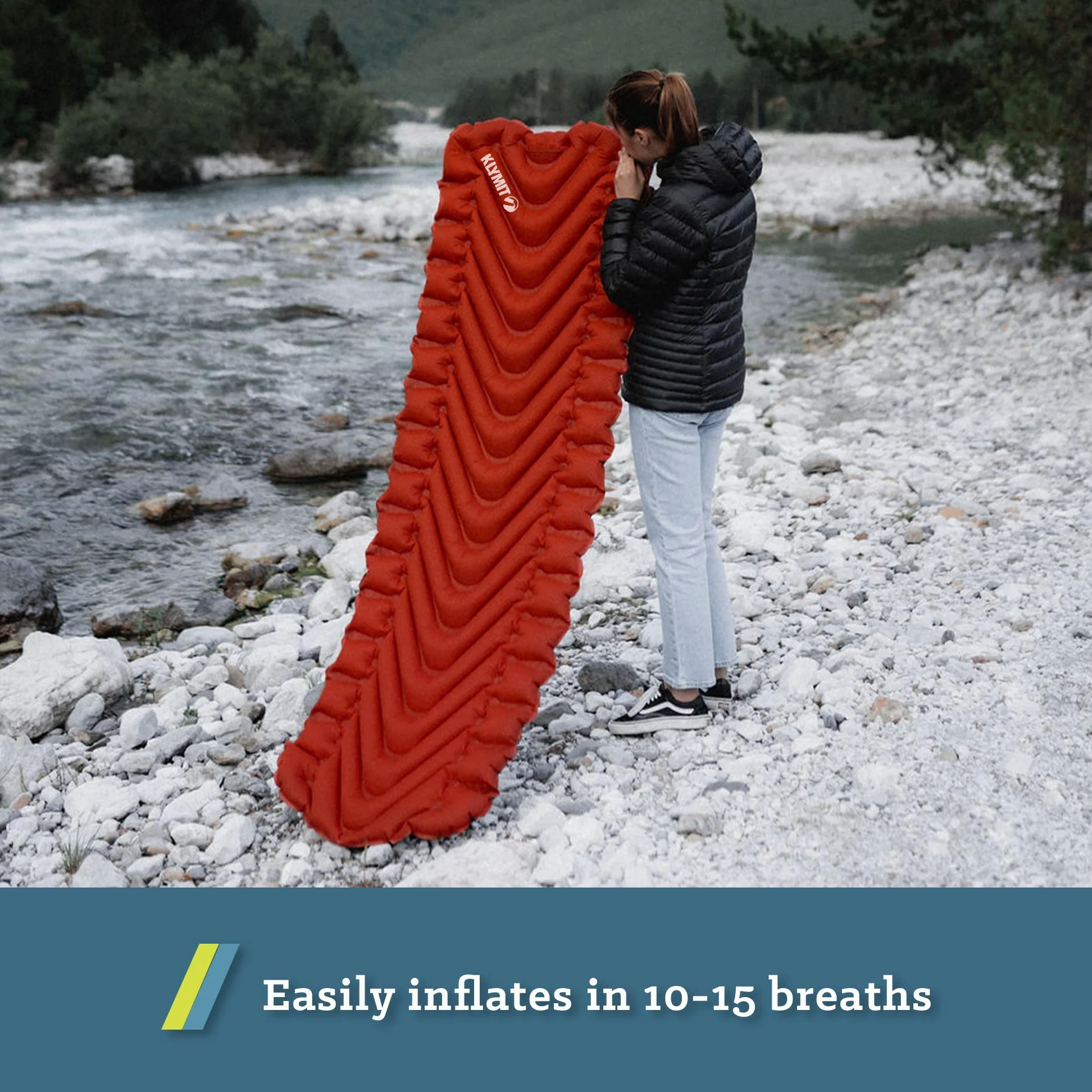 Klymit Colchoneta Inflable con Aislamiento estático en V | Cómodo, Ligero, fácil de inflar, colchón de Aire portátil para Camping, mochileros y Senderismo, Color Rojo
