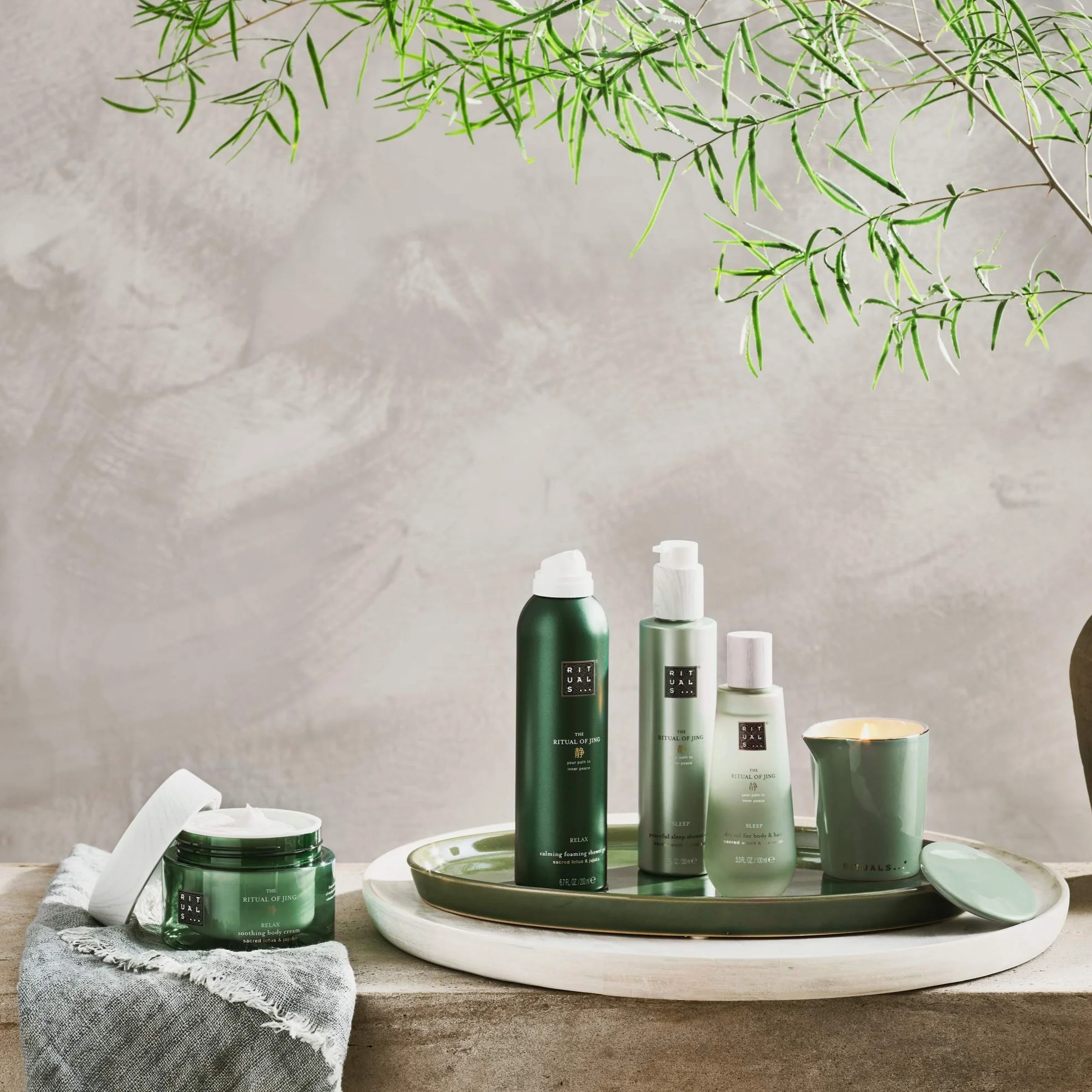 RITUALS The Ritual of Jing Vela de masaje 140 g