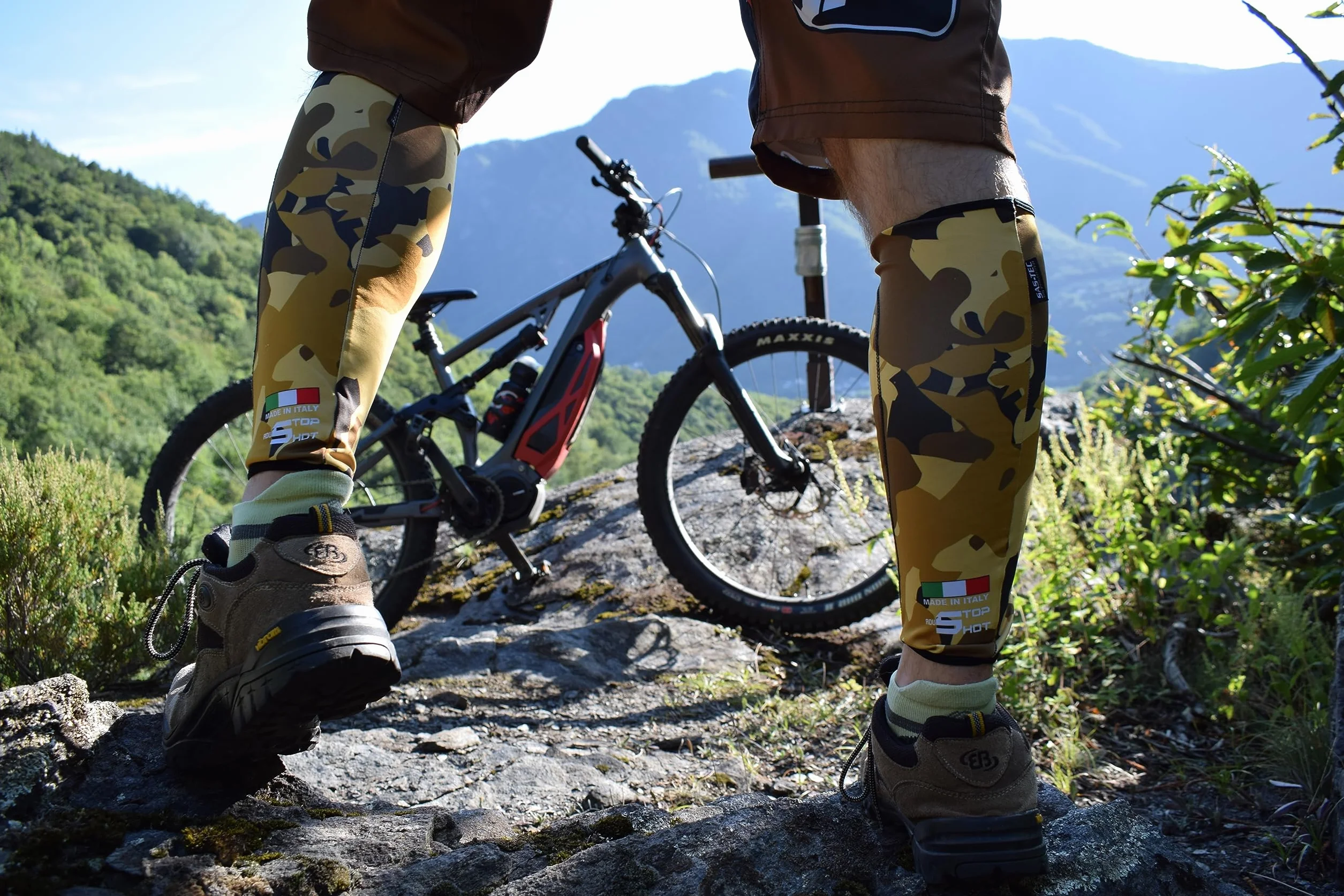 TLA Stop Shot Espinilleras MTB Enduro - Espinilleras Protecciones MTB SAS-Tec Certificados CE - Downhill BMX Accesorios y protección para piernas y espinilleras - Soporte para espinilleras con