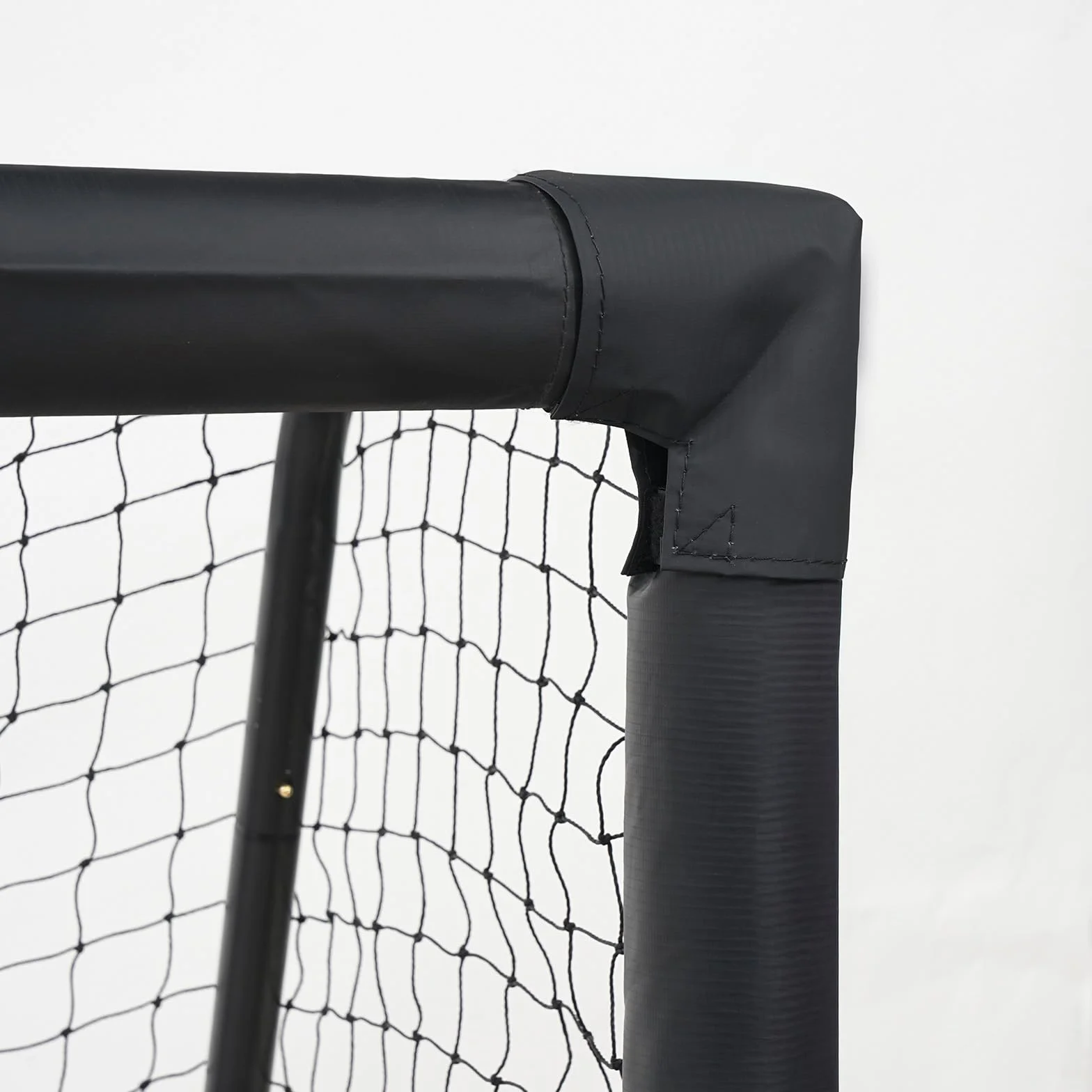 LARMNEE Portería de Fútbol 240 cm, Red de PE, Cubierta Protectora de Espuma, Resistente a la Intemperie