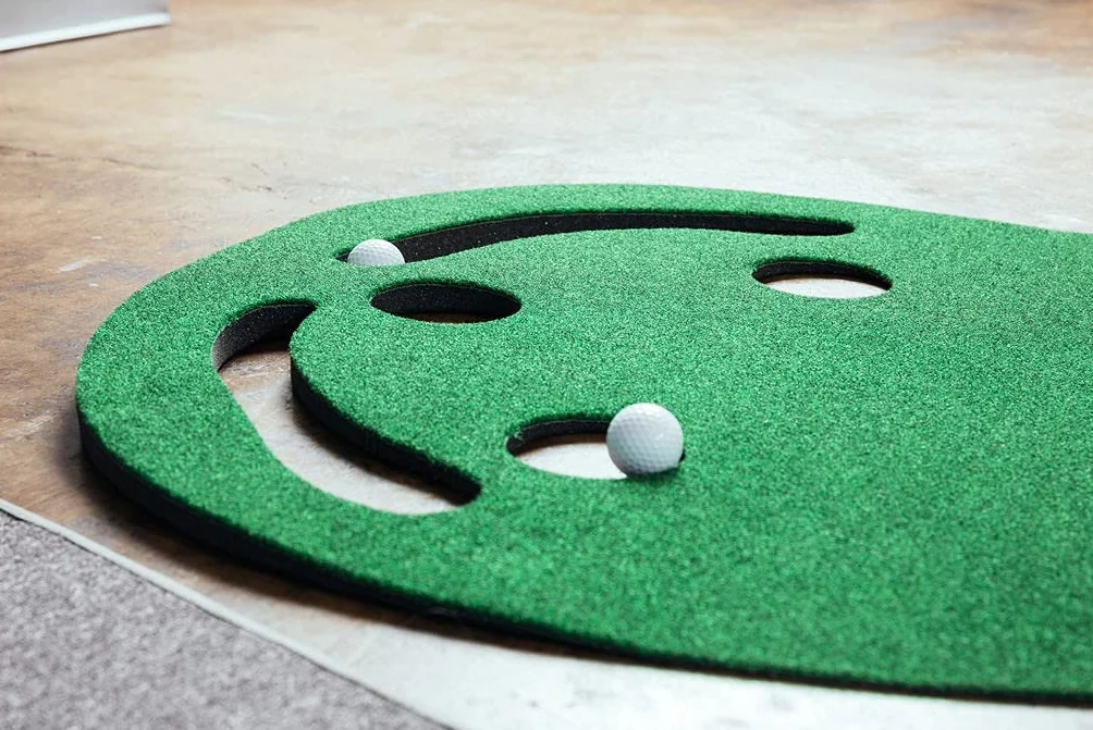 Putt-A-Bout Par Three Golf Putting Green