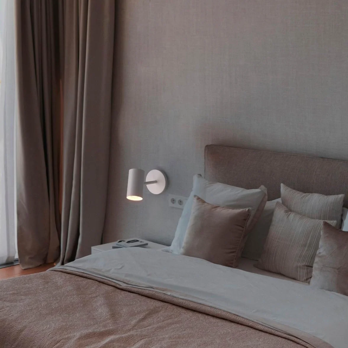 Alpinaluz Foco Aplique de Pared o Techo Orientable Blanco Casquillo E27 Diseño Moderno Cilíndrico Acero Iluminación Interior
