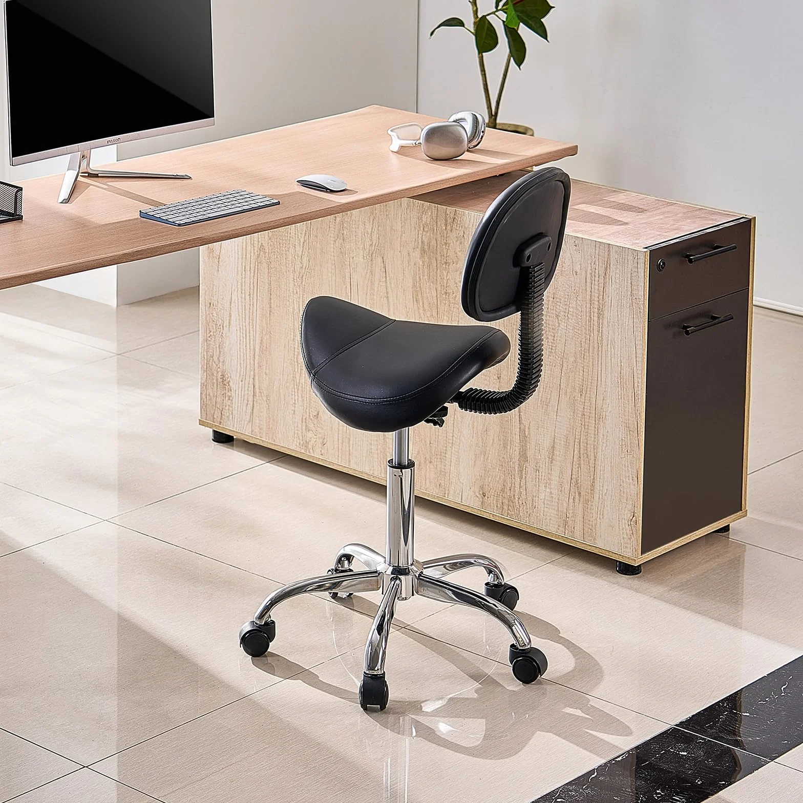 VEVOR Taburete Giratorio Altura Ajustable 84-100cm Carga 204kg, Silla de Montar Ergonómica Cuero PU Negro