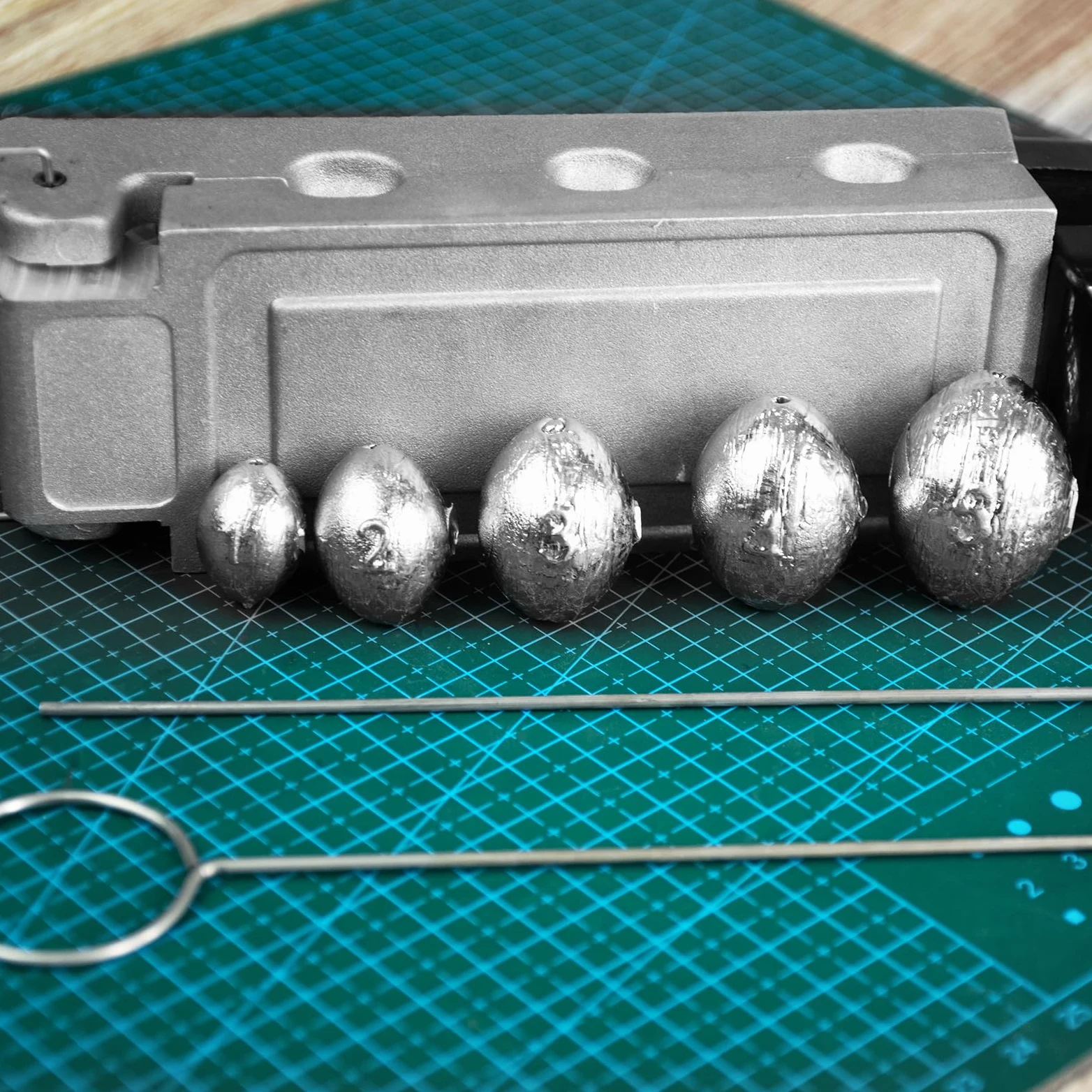 Moldes para plomos de huevo con 5 cavidades de molde, 1 onza, 2 onzas, 3 onzas, 4 onzas, 5 onzas, moldes de plomo con 2 pasadores de tracción