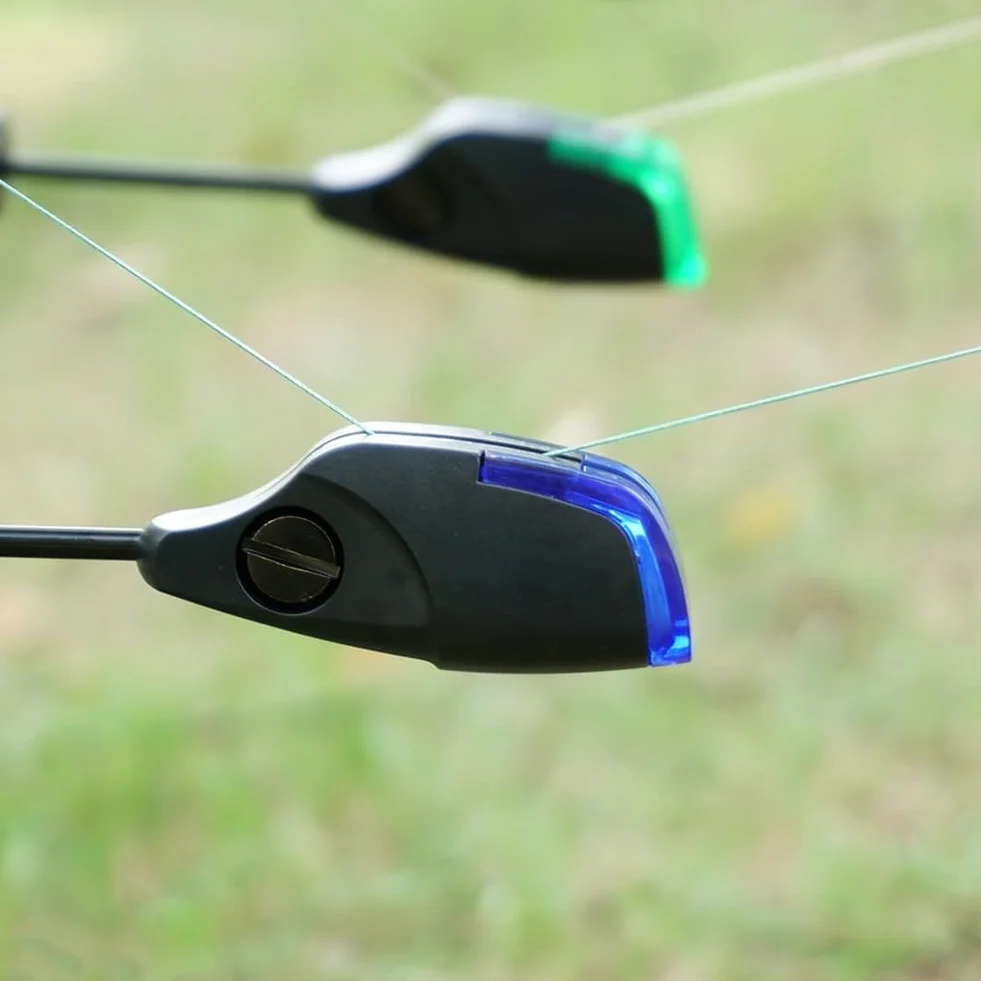 4 alarmas de pesca de carpas con indicadores de luz LED, parte superior de bola magnética y asiento base extraíble, alarma de mordida de punta de caña de 240 mm para pesca nocturna, estándar de 2,5 mm