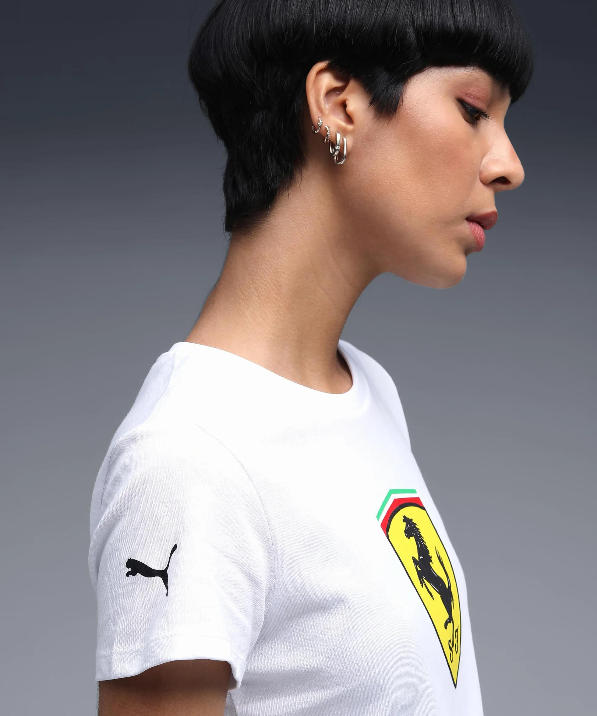 PUMA Scuderia Ferrari F1 Camiseta para Mujer con Gran Logo del Escudo Scudetto