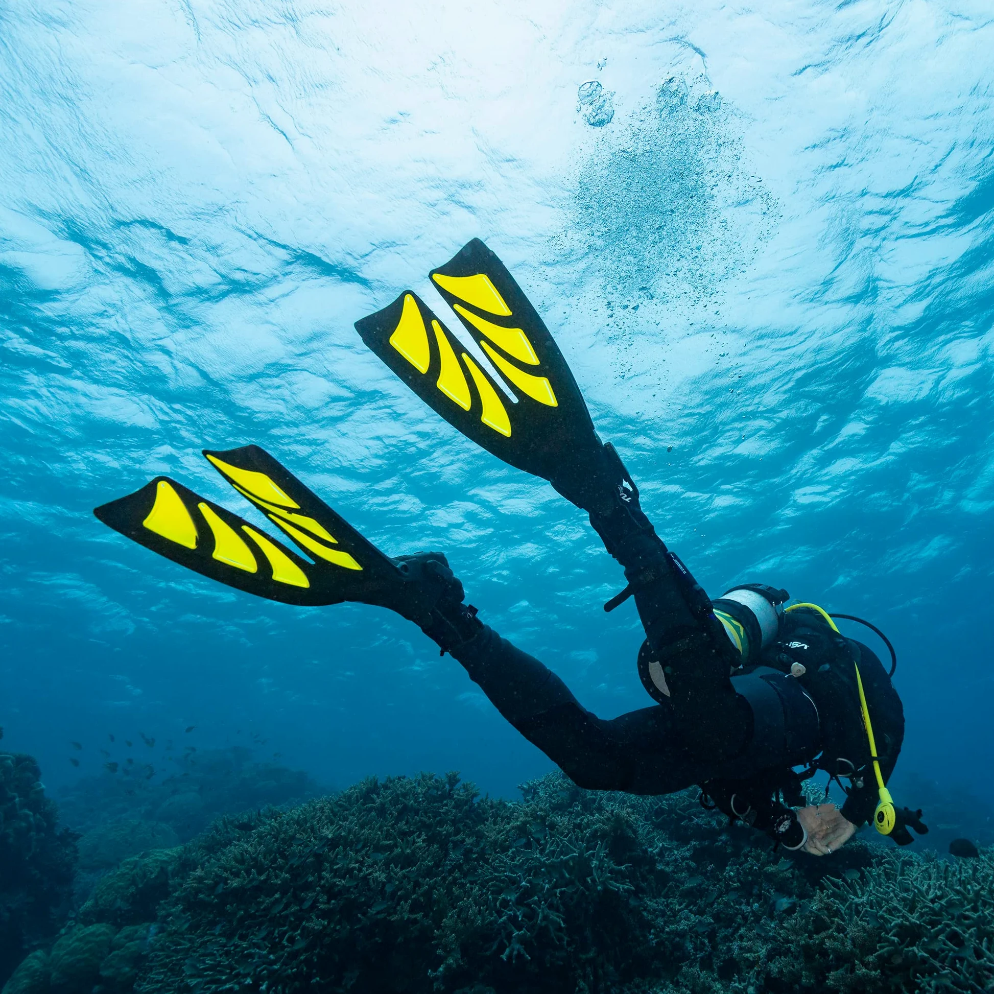 TUSA SF-0111 Hyflex Zoom - Aletas de buceo, talla XS, color blanco y blanco