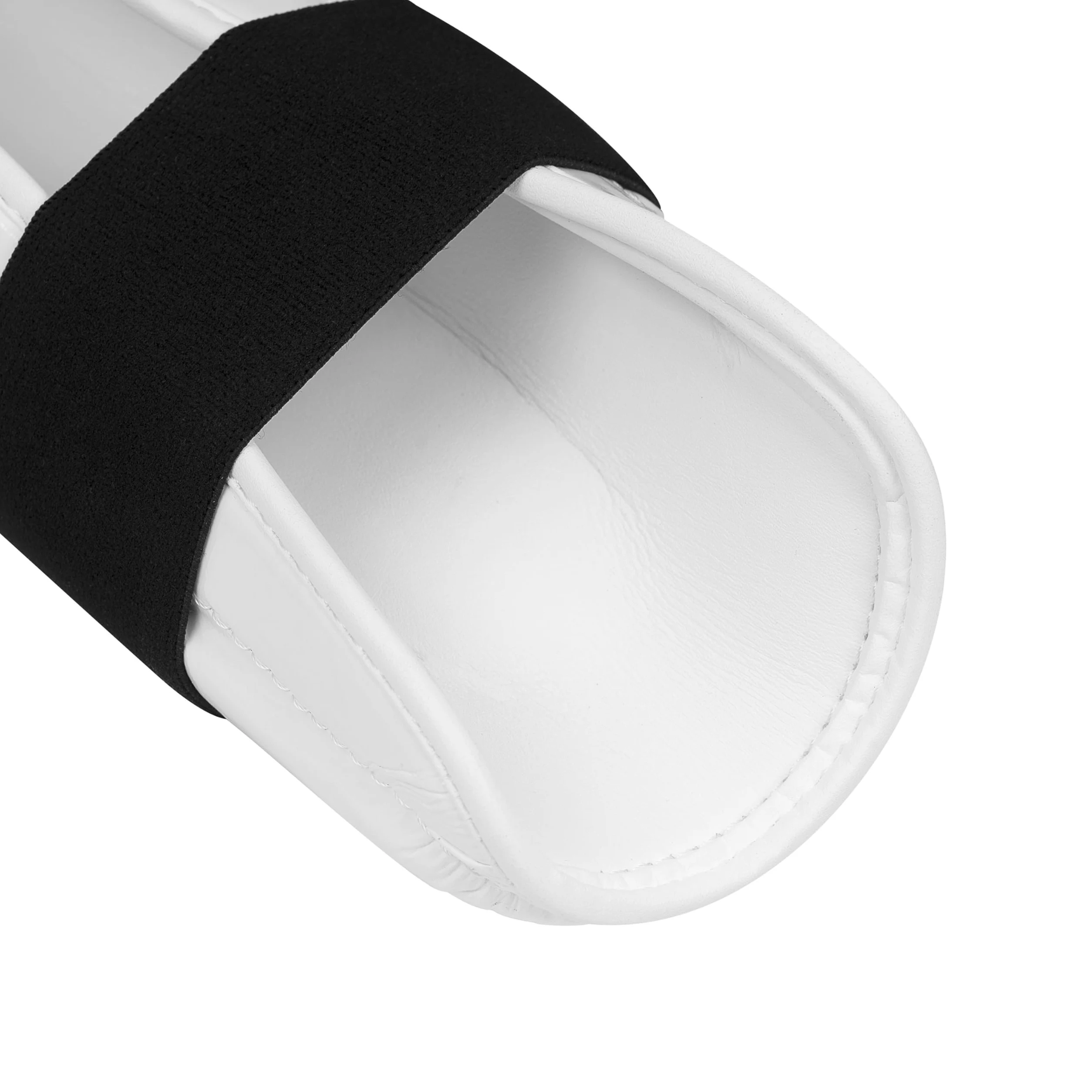 ADIDAS SHIN PROTECTOR - small