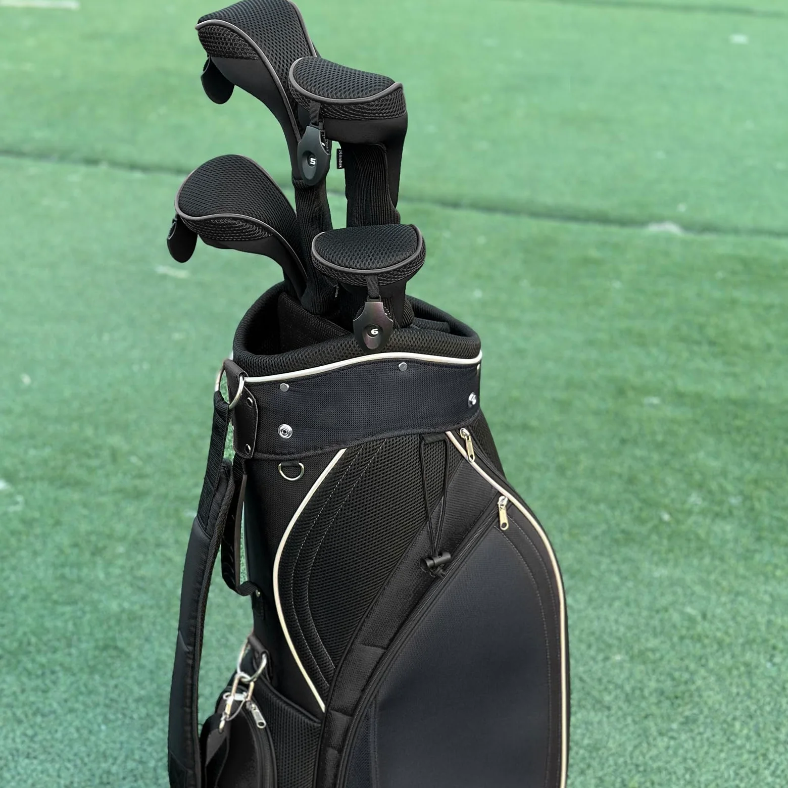 Juego de 4 fundas para cabezales de palos de golf con números intercambiables. De Andux. Juego de 4 unidades.